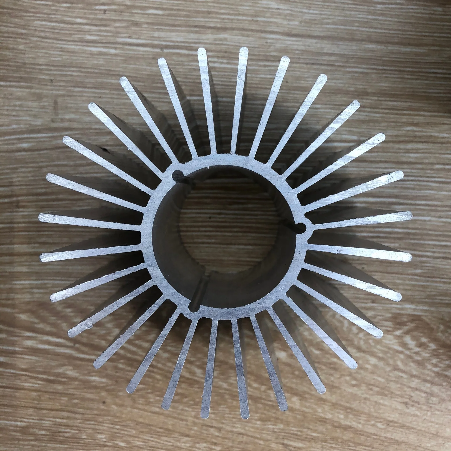 
Шалуми, индивидуальный круглый радиатор, алюминиевый экструзионный профиль 