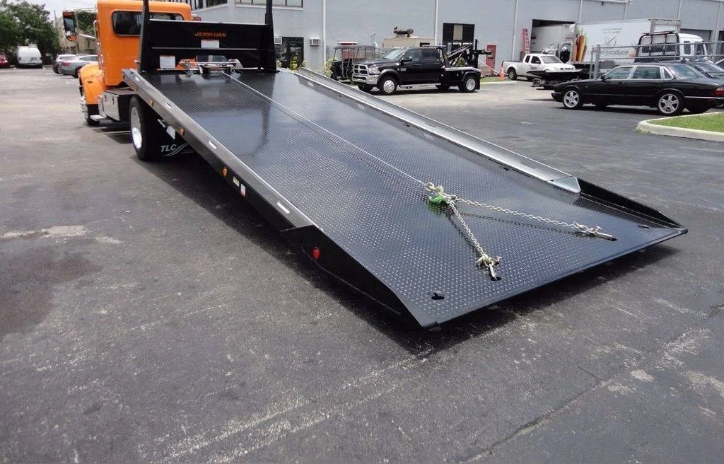 
2021 Peterbilt 337 Flatbed Truck, Car Carrier, Rollback Tow Truck Car Trailer 19501-26000 >3001 Kg Engine Brake US;11032 Orange 