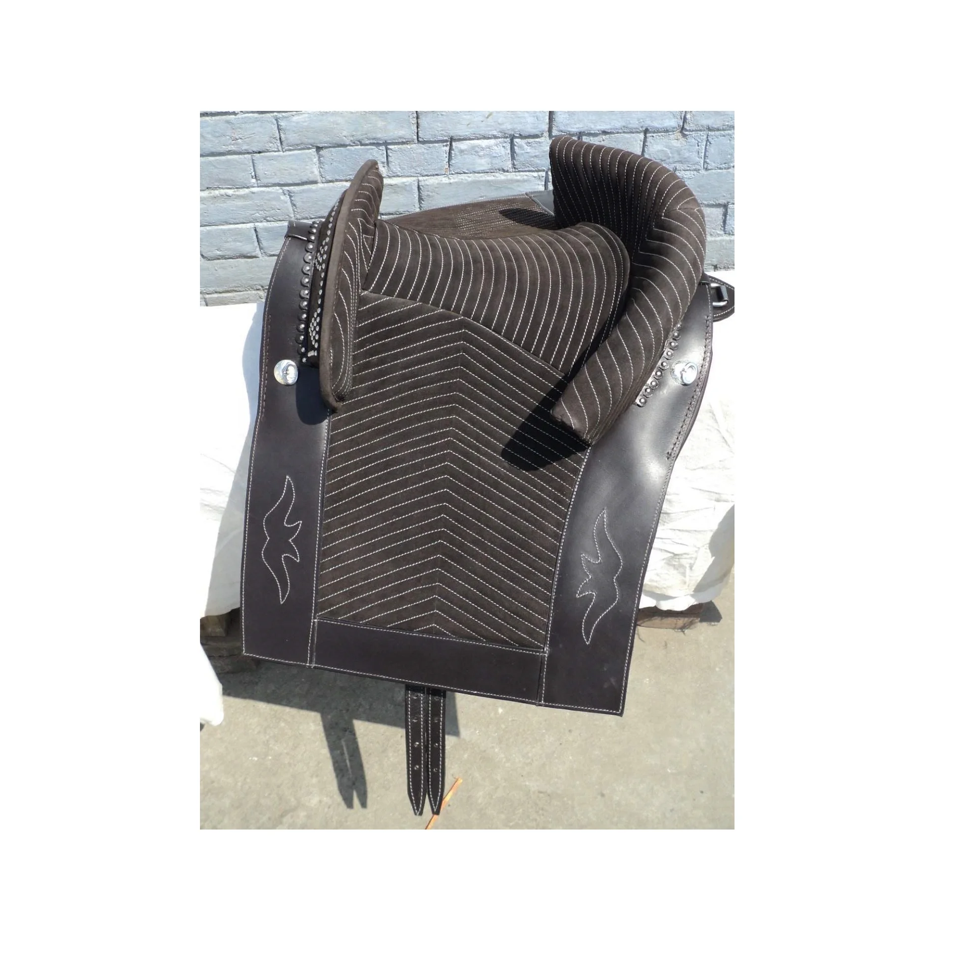 SPANISH VAQUERA HORSE SADDLE WHOLESALE SPANISH HORSE SADDLE QUILTED SEAT WOODEN TREE CUSTOMIZED SPANISH HORSE SADDLE