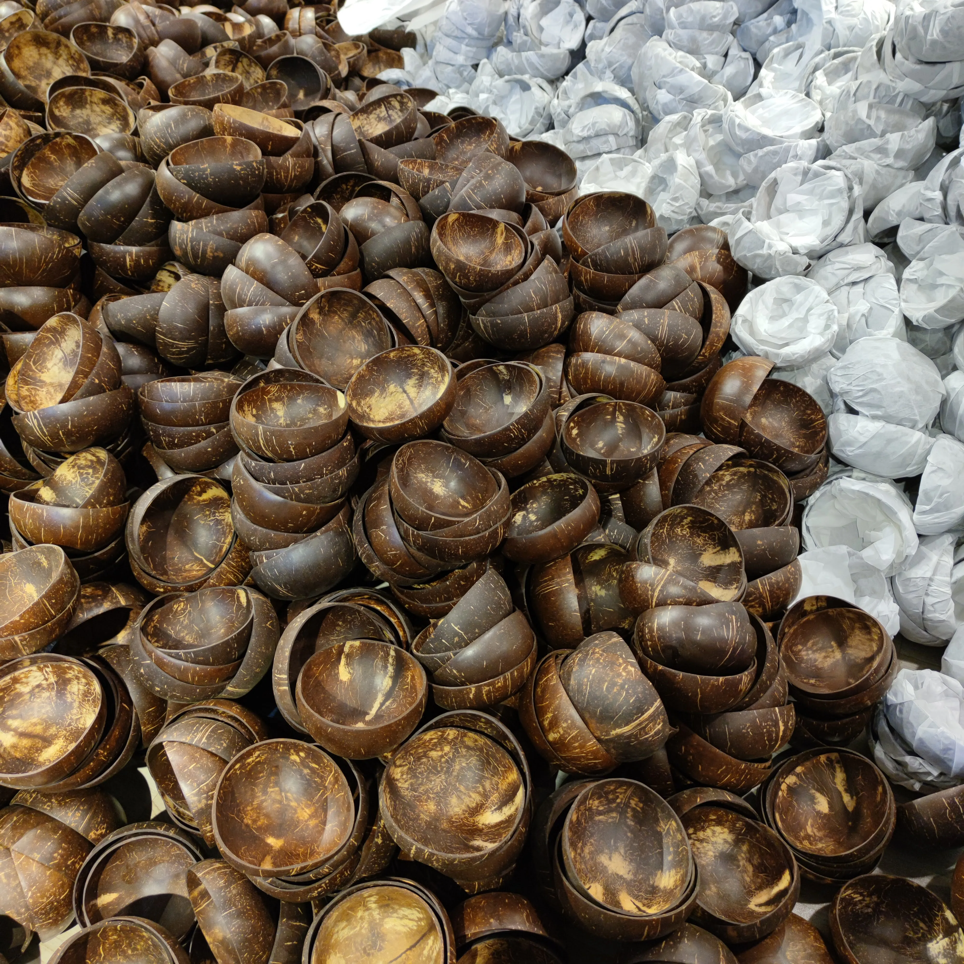 Best Selling Lacquered Coconut Bowl For Home Decor Made in Vietnam amazon top seller 2022, plate, dinnerware sets