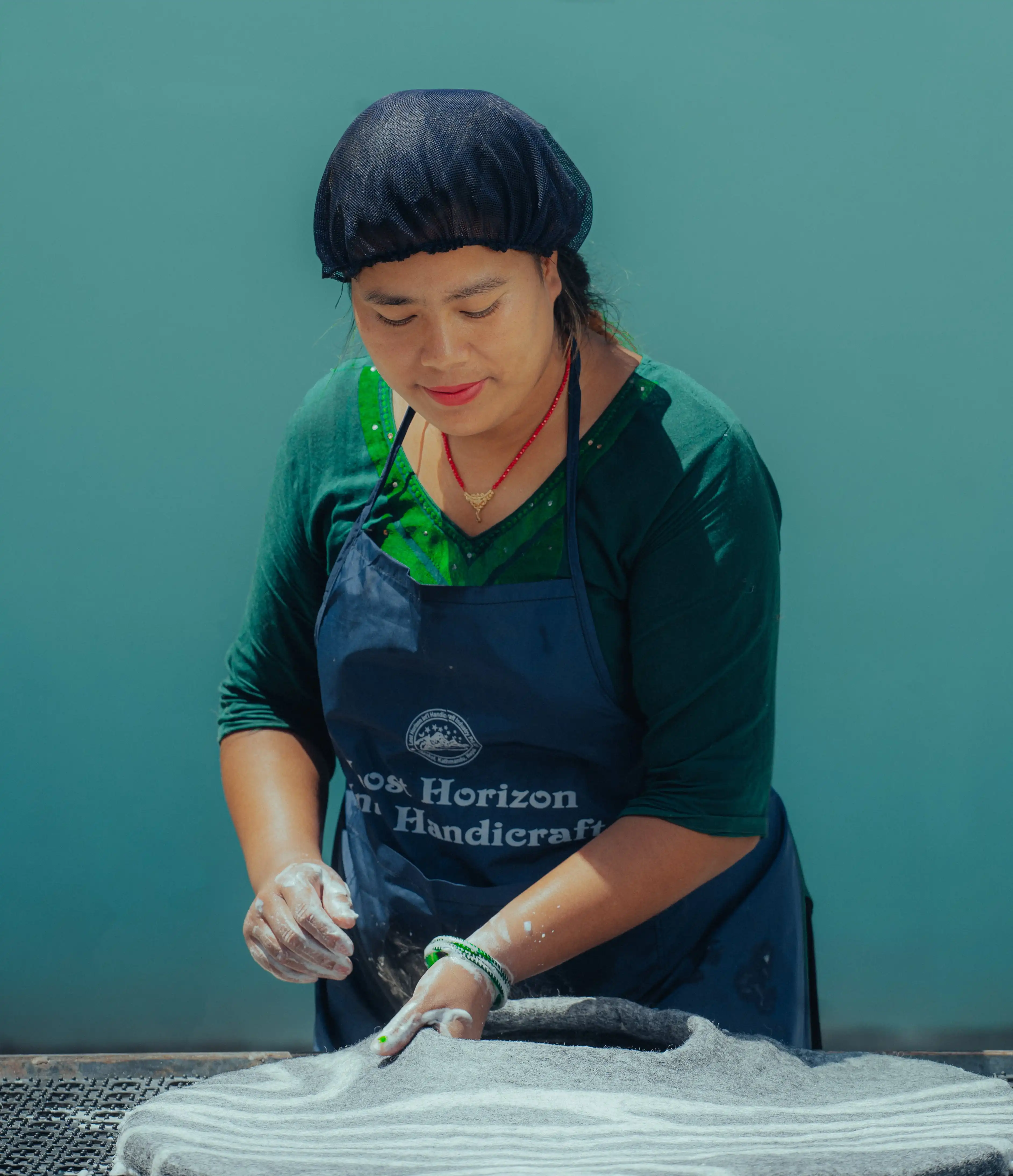 Handmade Nepal Women Large XL Sizes Sustainable Wool Cat Cave Bed 100% Felt Pet Supply Rest Solid Pattern Top Sleep