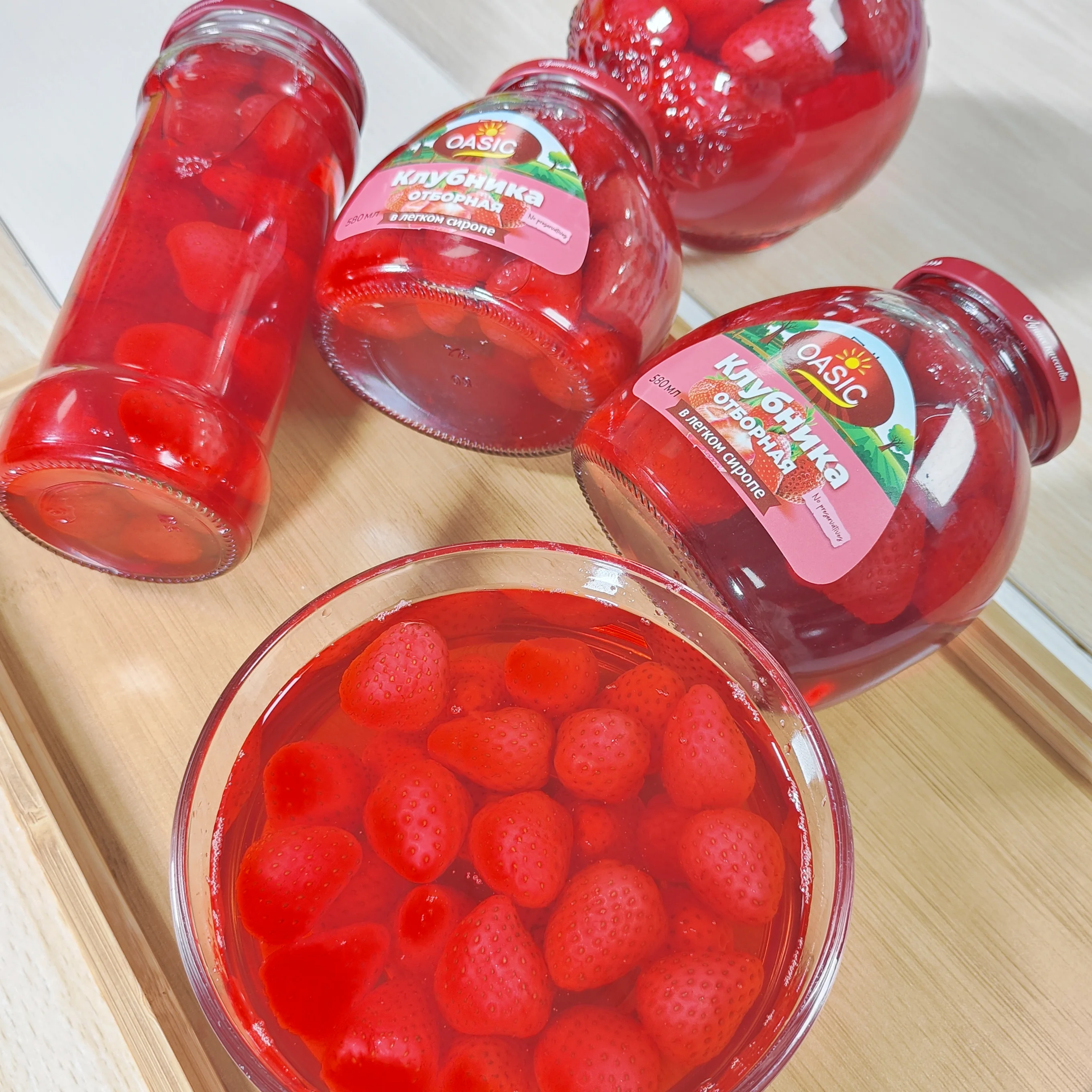 Горячая Продажа Оптовая цена консервированная клубника свежий материал в легком сиропе
