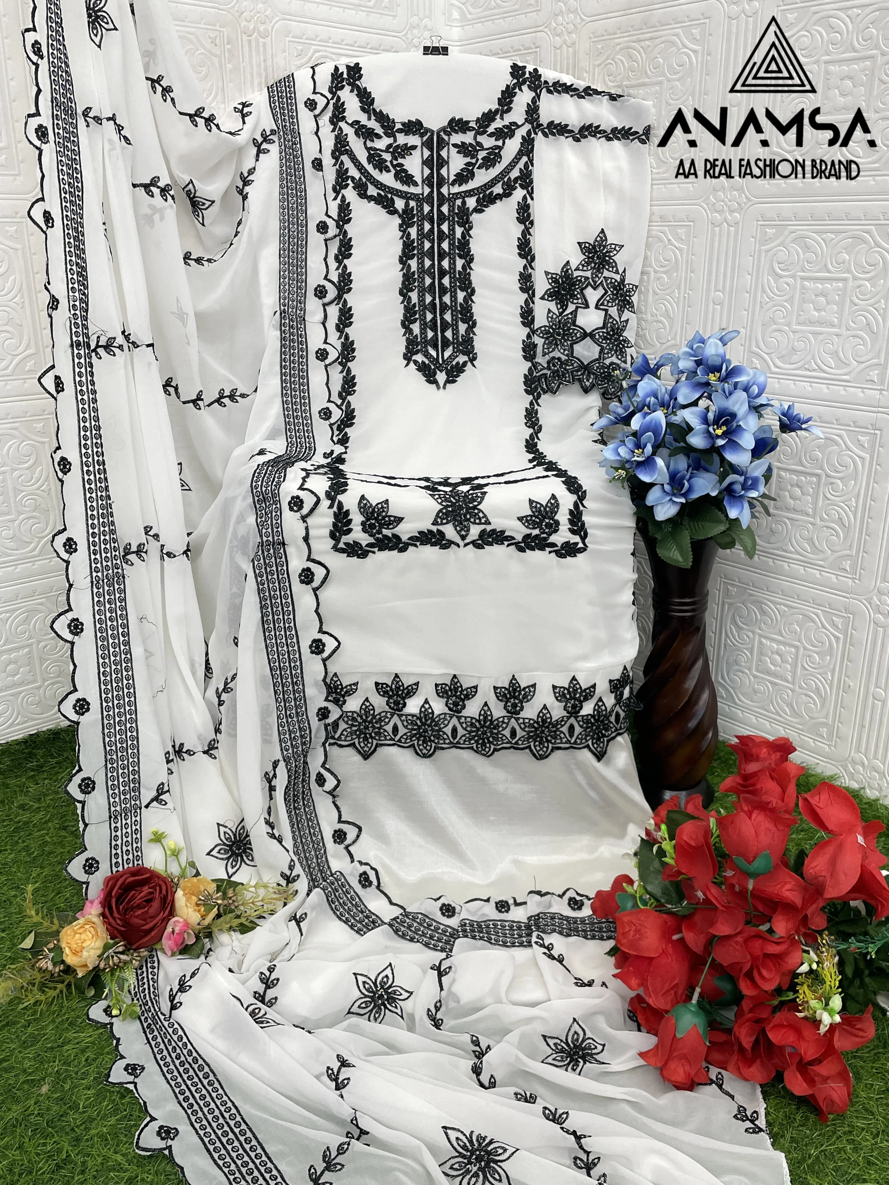 Luxurious Fox Georgette Casual Dress Ensemble Semi-Stitched Heavy Embroidery Diamond Sequin-Adorned Dupatta Long Lace-Decorated