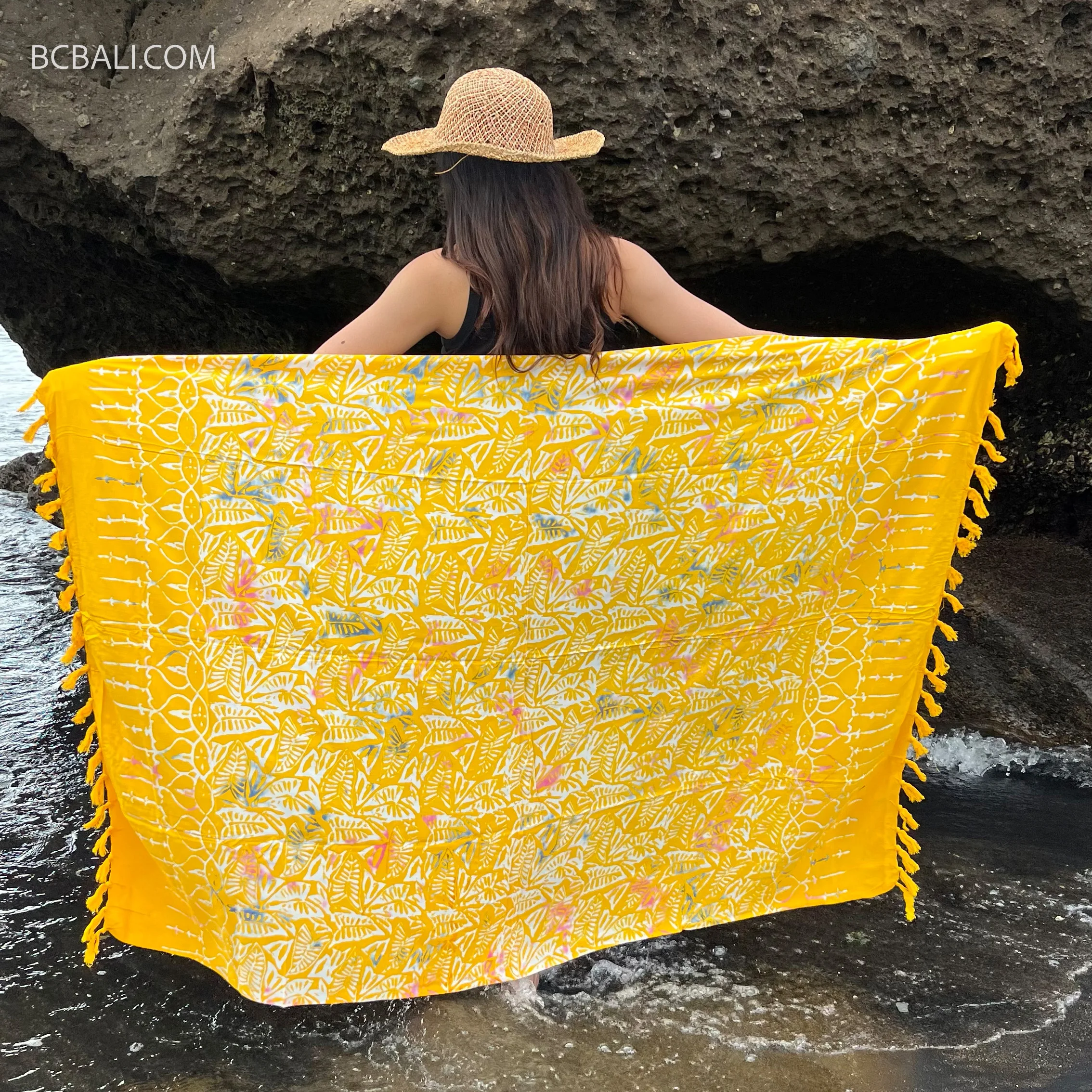 New Printed Sarongs With Beautifully Colors Made in Bali By Balinese Artisans Hight Quality Rayon
