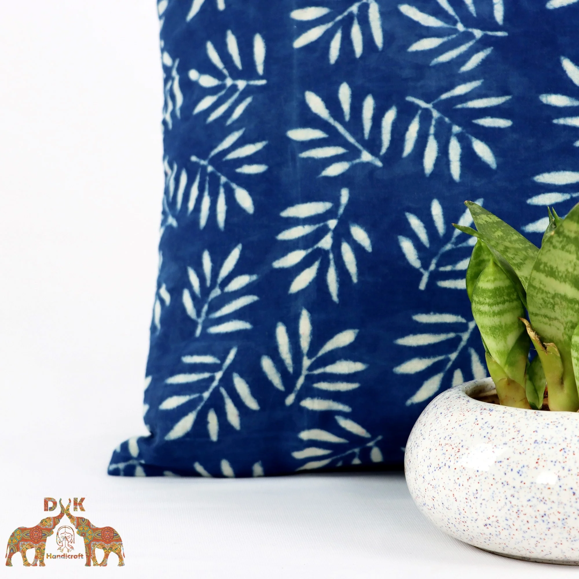 Наволочка с принтом листьев из хлопка и индиго