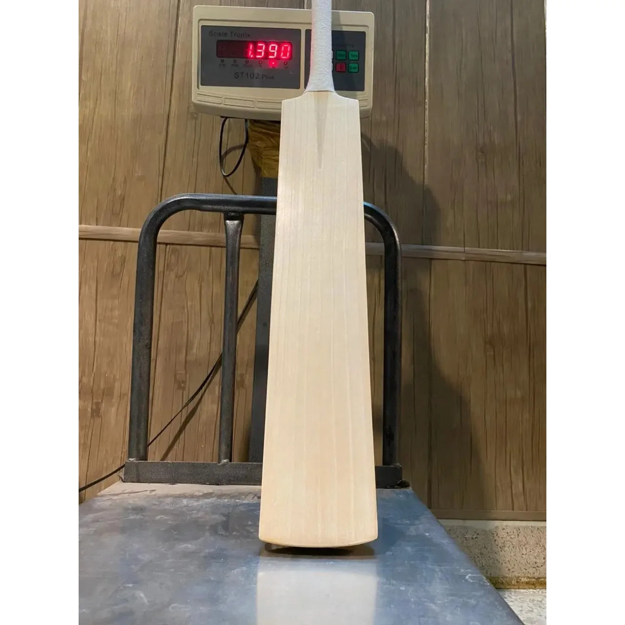 Wholesale High Quality Cricket Tennis Bat Softball Bat Indoor Outdoor Customized Bat Pakistan Made With High Quality Wood -  186