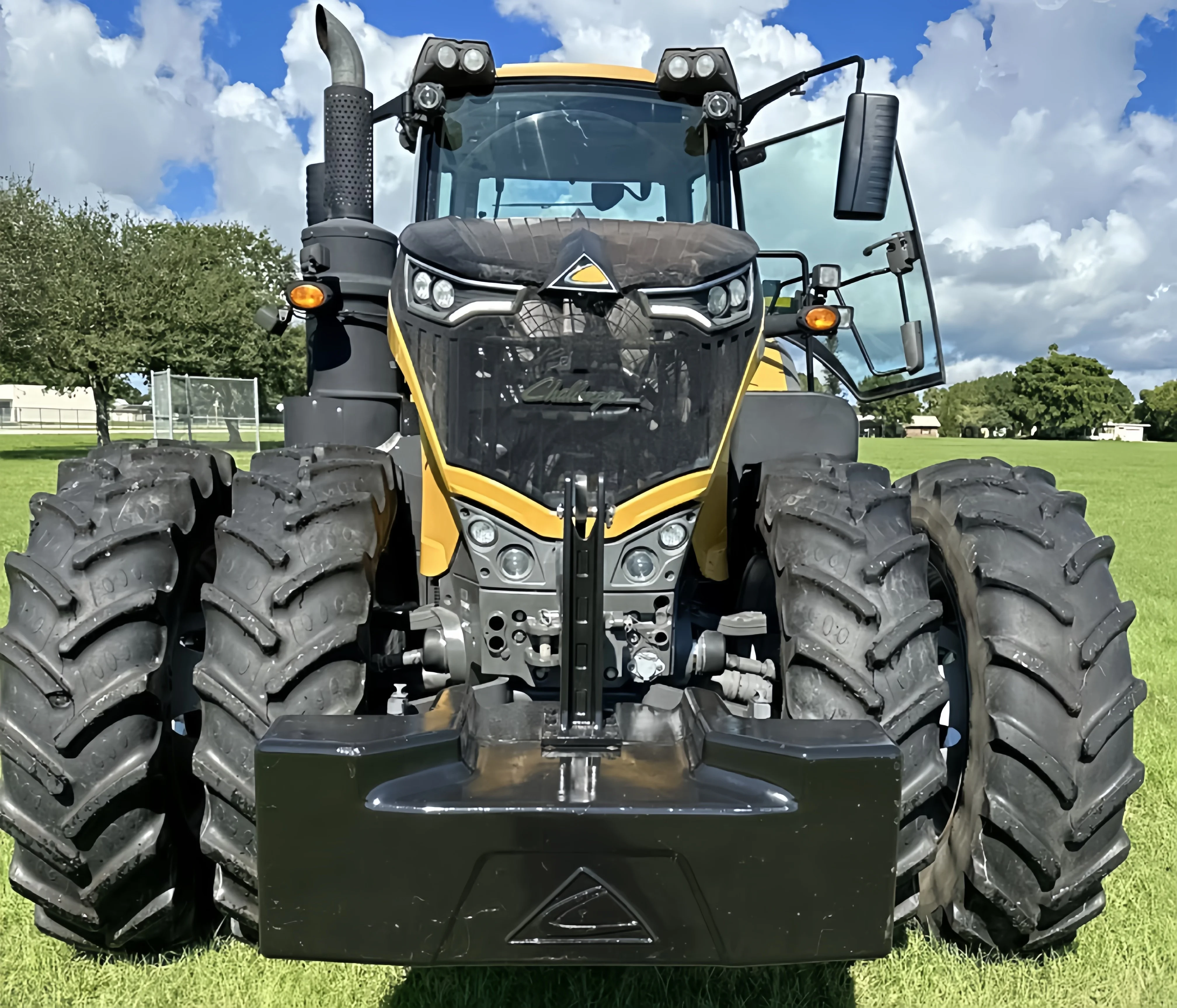 High Quality Second Hand 2020 Challenger 1042 Farm Tractor Agricultural Tractor Ready to Ship