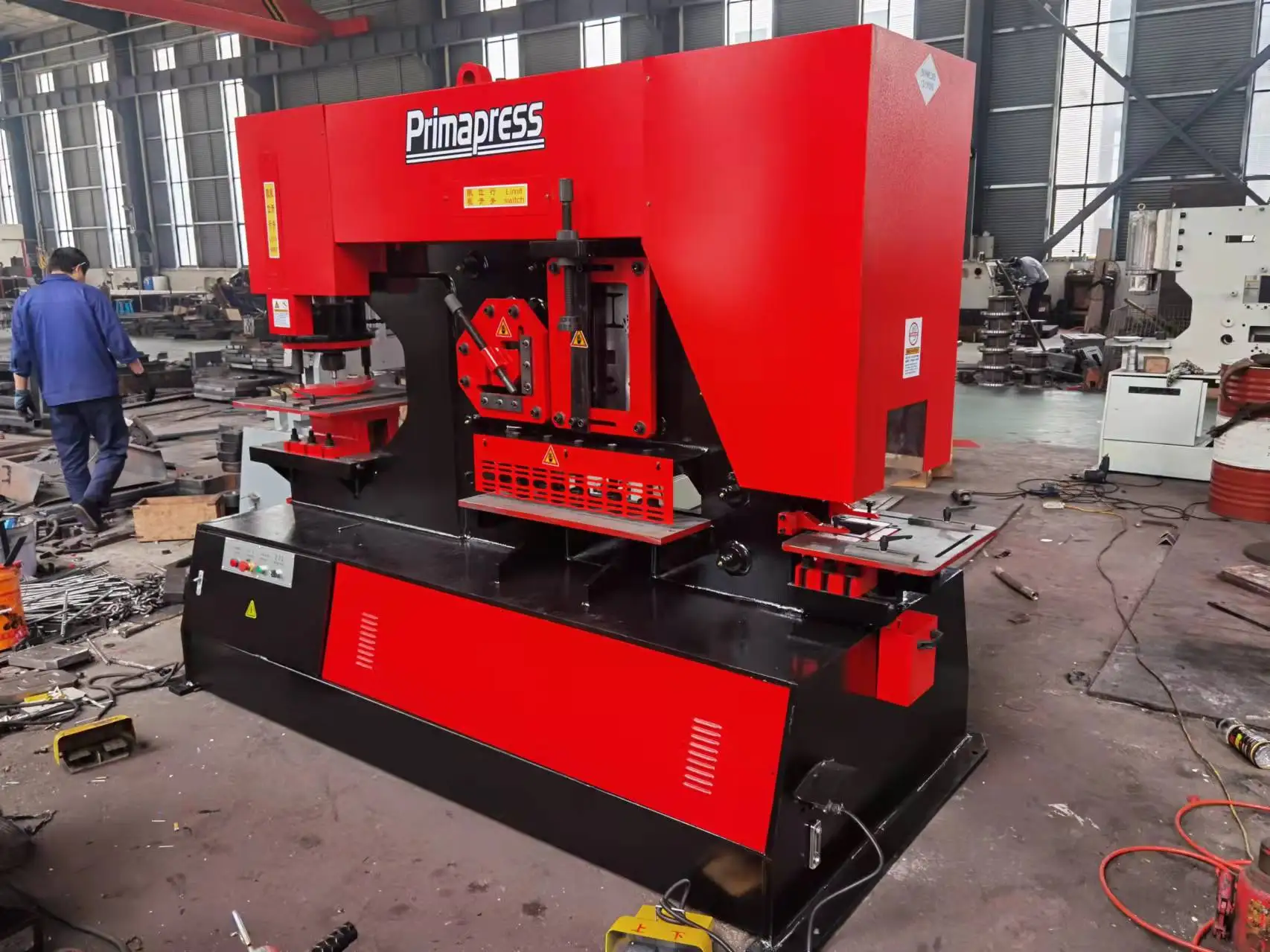 Q35Y-16 -20-25-30 Hydraulic ironworker New style hydraulic combined iron worker punching machine