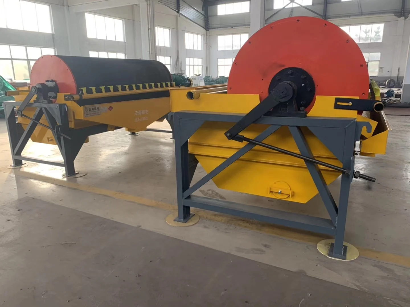  Китай высокоинтенсивный 12000 GS Оловянная руда влажный постоянный магнитный сепаратор