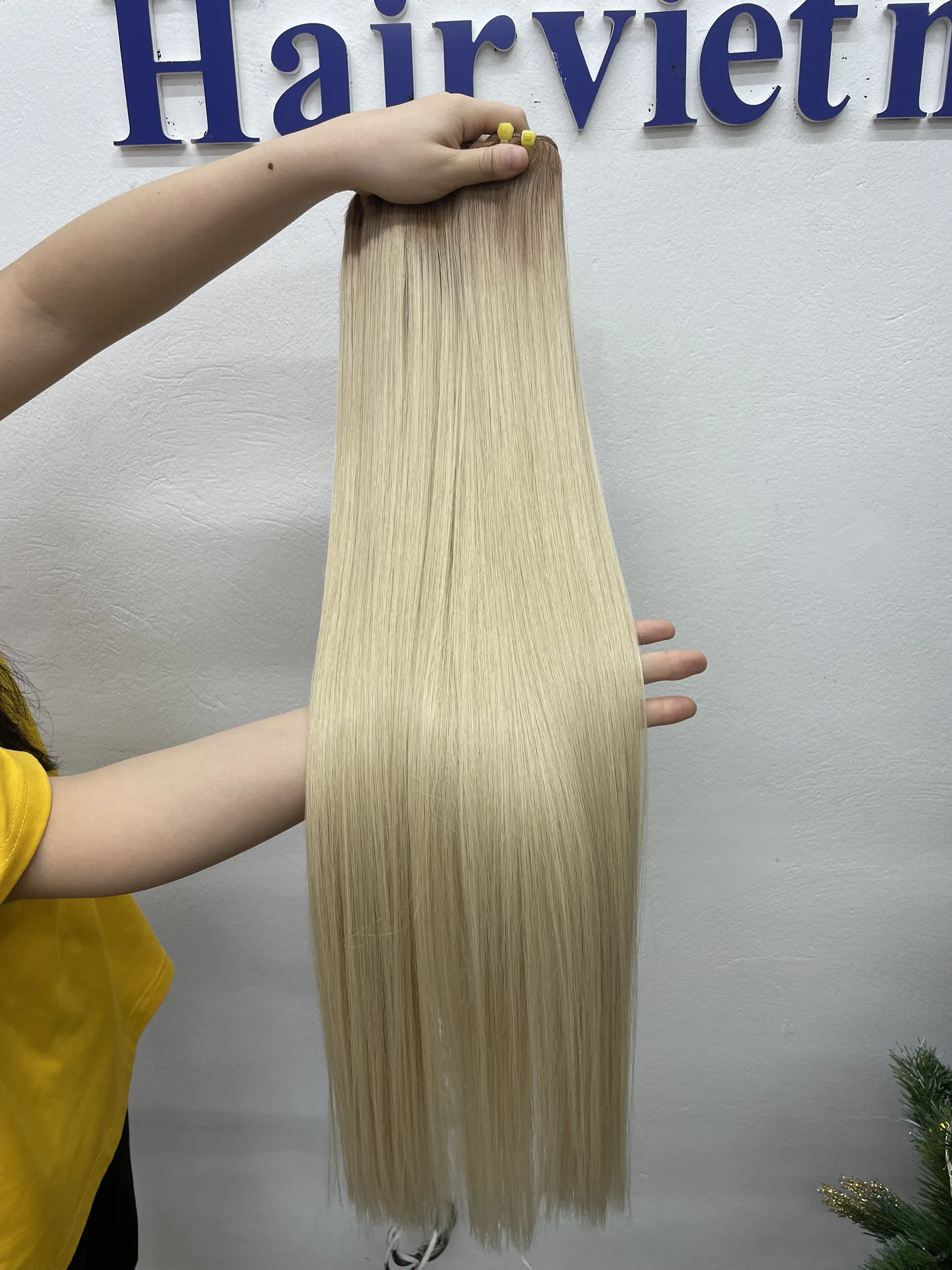 100% Natural Color High Quality Blonde Straight Human Hair Extensions from Vietnam Frontal and Bundle Waves Style