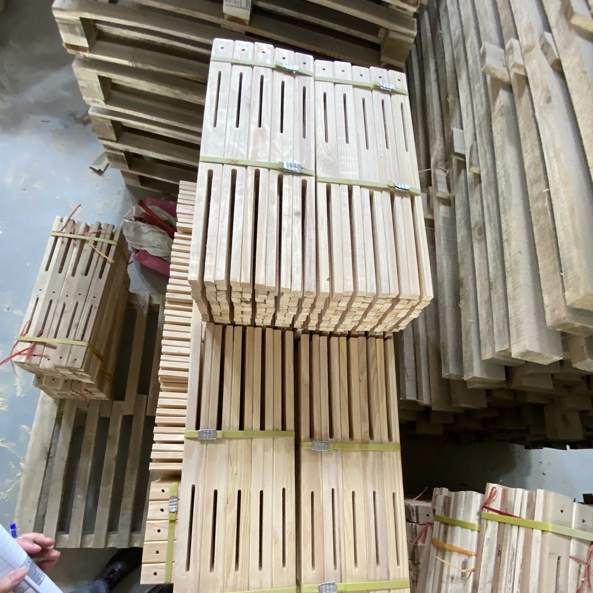 Wholesale High Quality Bed Slat Headboard Strut Customized Oem/Odm Services With Free Logo Engraving Direct Vietnam Factory