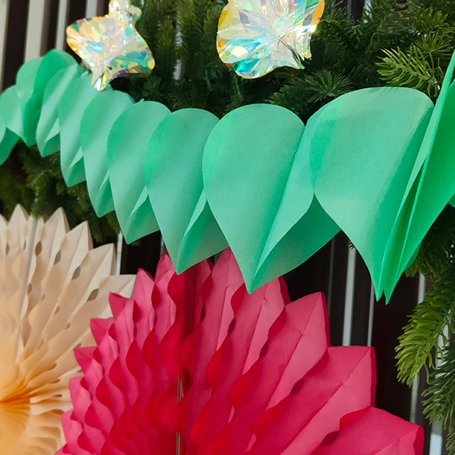 Heart shape of paper garland for wedding arch decoration