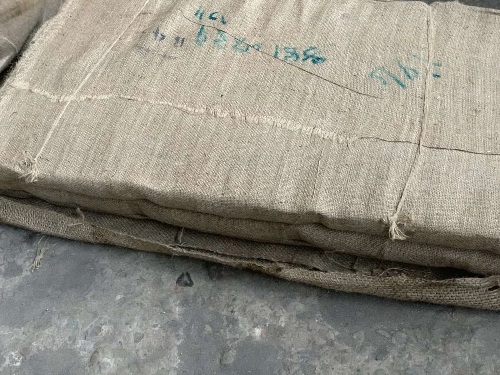 100% JUTE HESSIAN CLOTH 9 OZS/40 300gsm