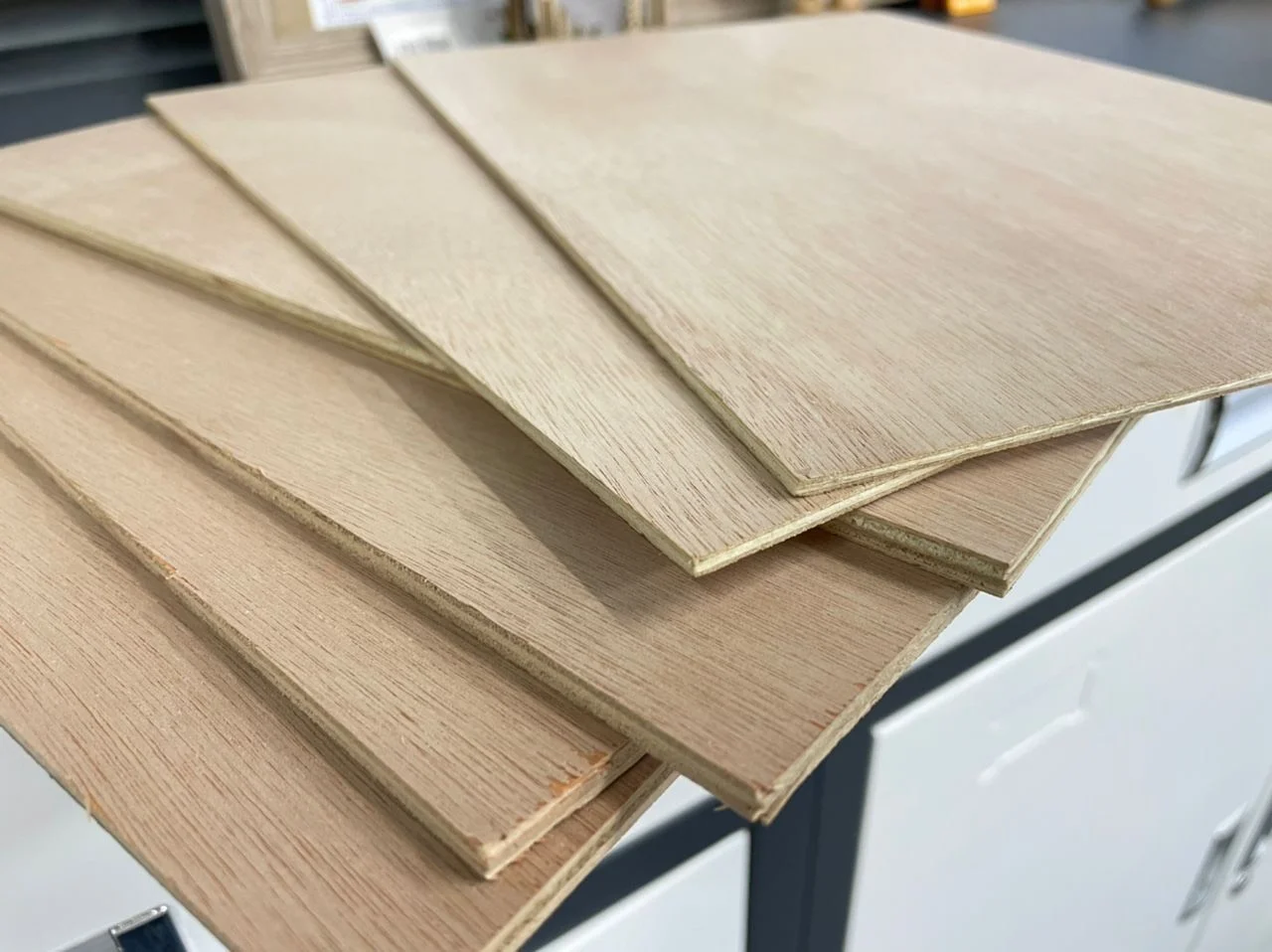 Best price and quality 1220x2440 3/4' hard wood core okume/bintangor/poplar/birch plywood whole sale from Vietnam