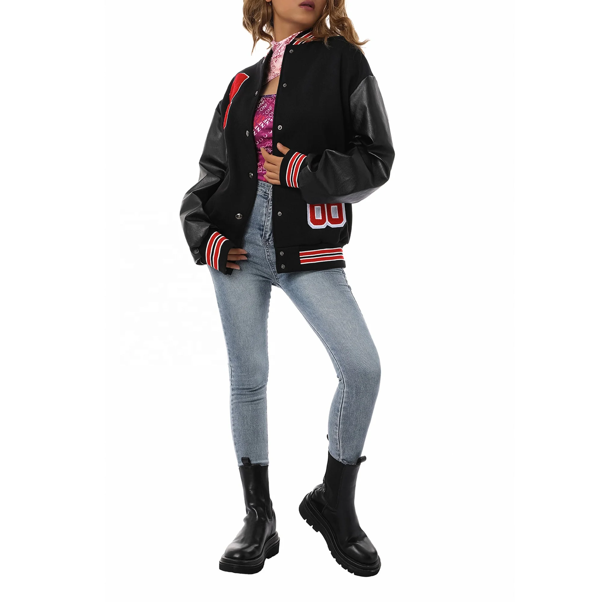 Женская куртка-бомбер с вышивкой