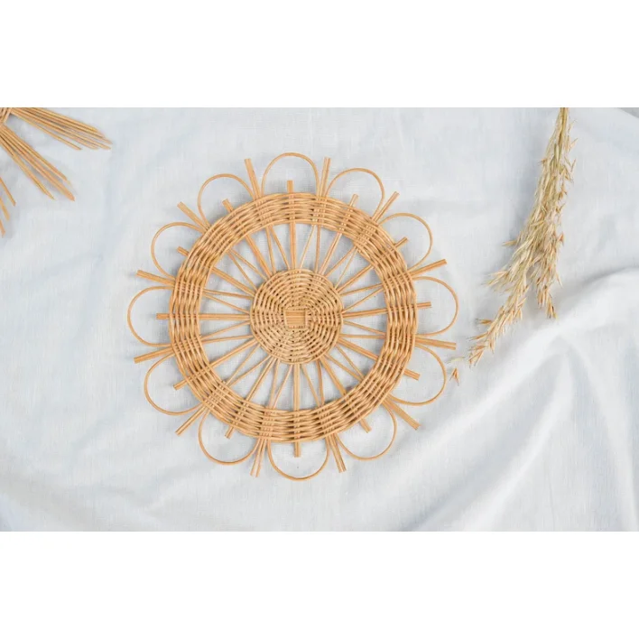 Beauty rattan Handmade Natural Weave eco-friendly and natural light brown color Wall Art for serving restaurant party