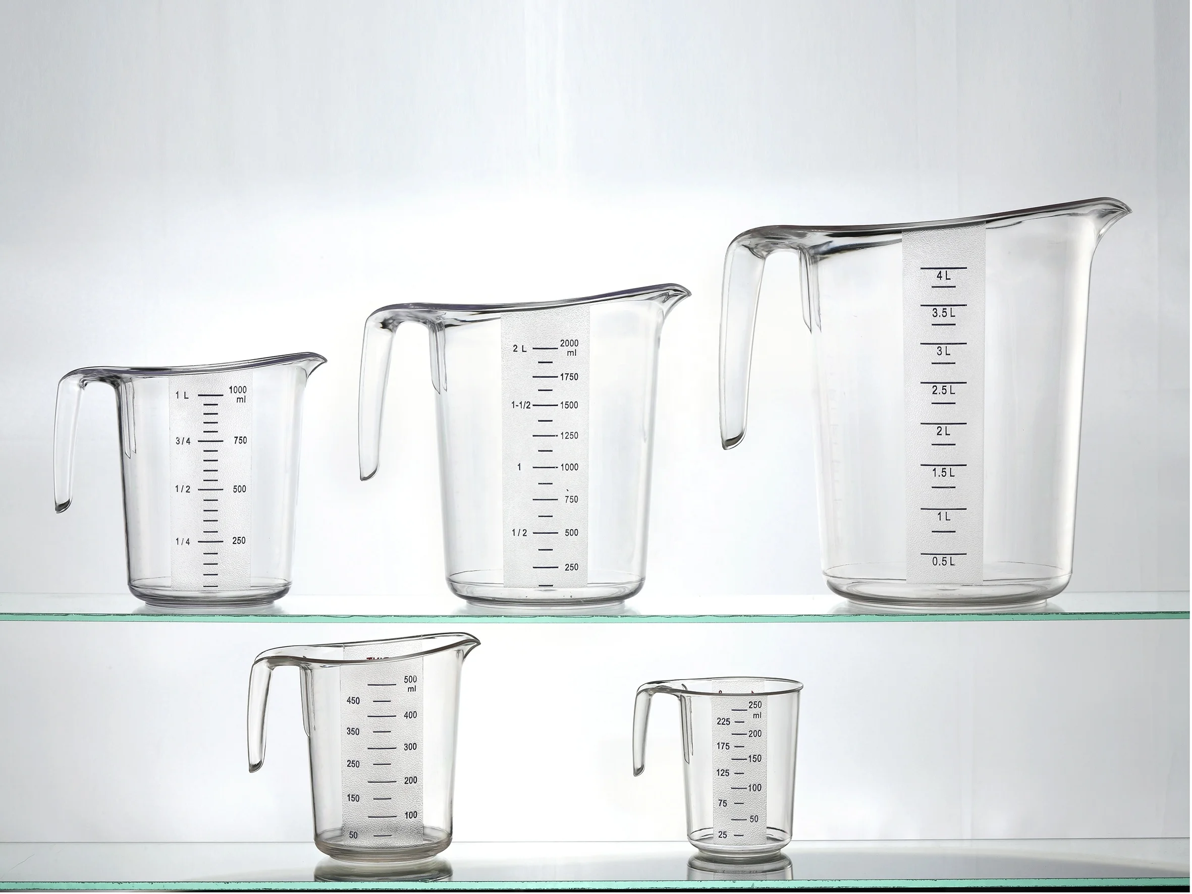 Measure Jug Plastic Measuring Cups Pitcher Tool with Scales 250ML & 500ML & 1000ML & 2000ML & 4000ML for Hotel Restaurant