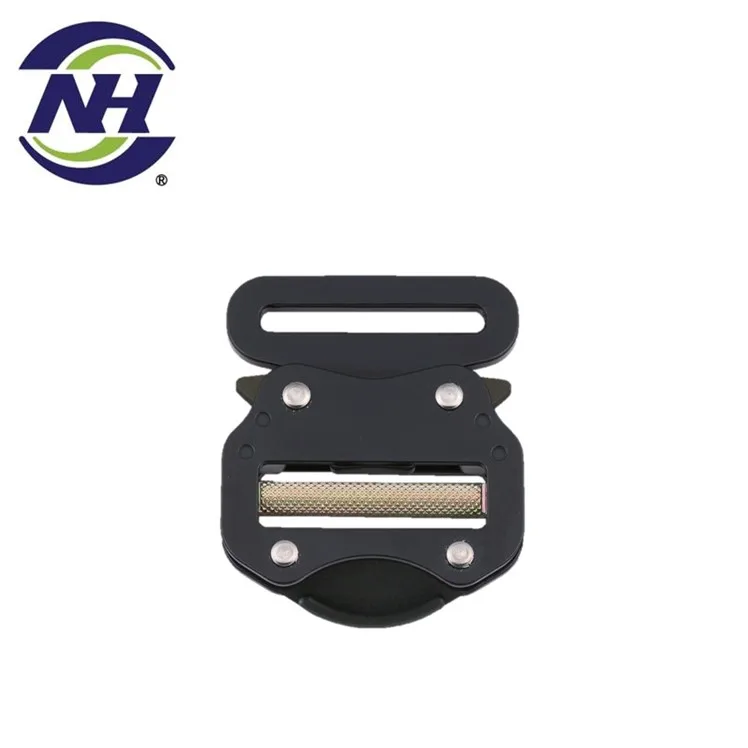 Hot steel harness magnetic quick release buckle