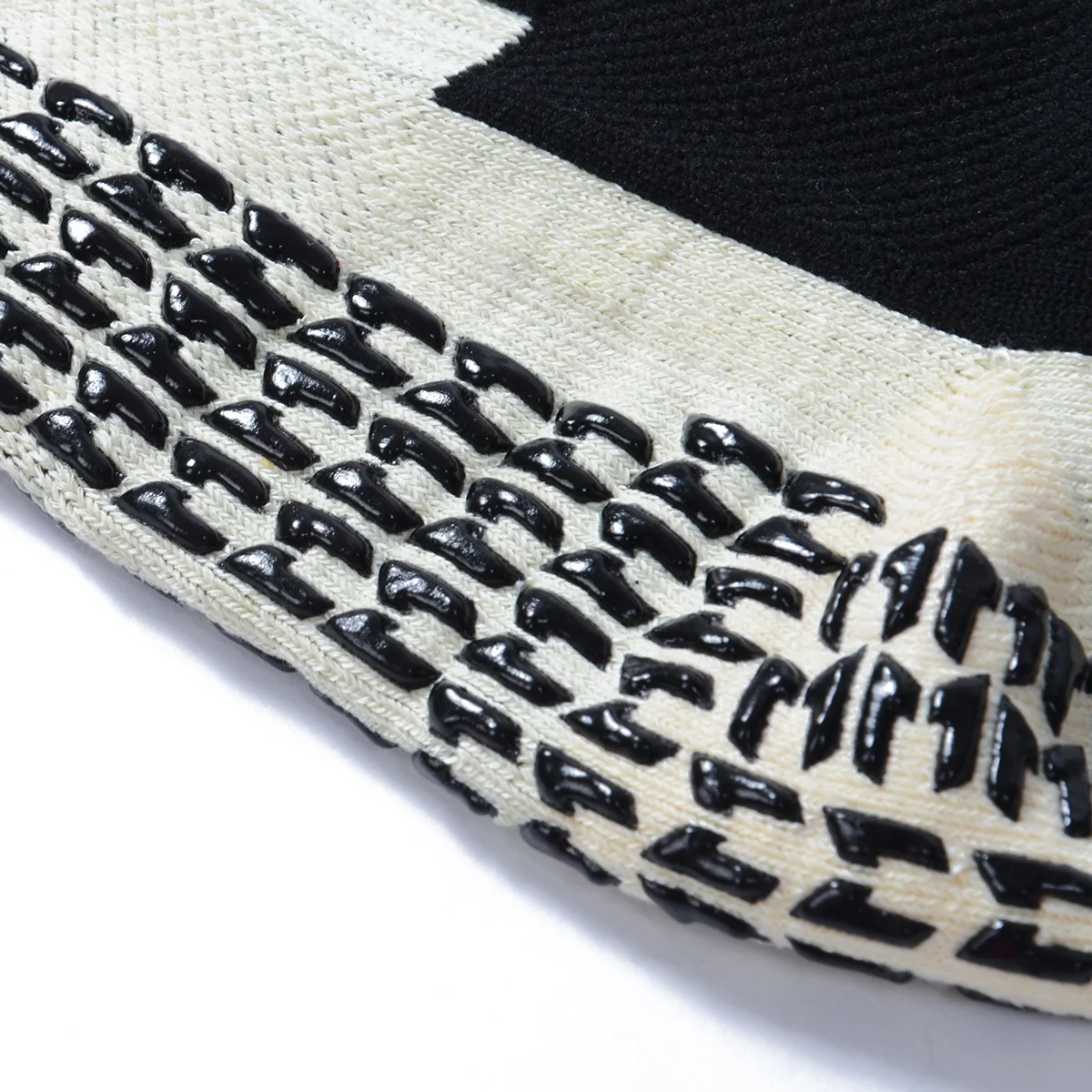 
Custom one size fits all mens knee high sports football soccer grip socks anti slip manufacturer 