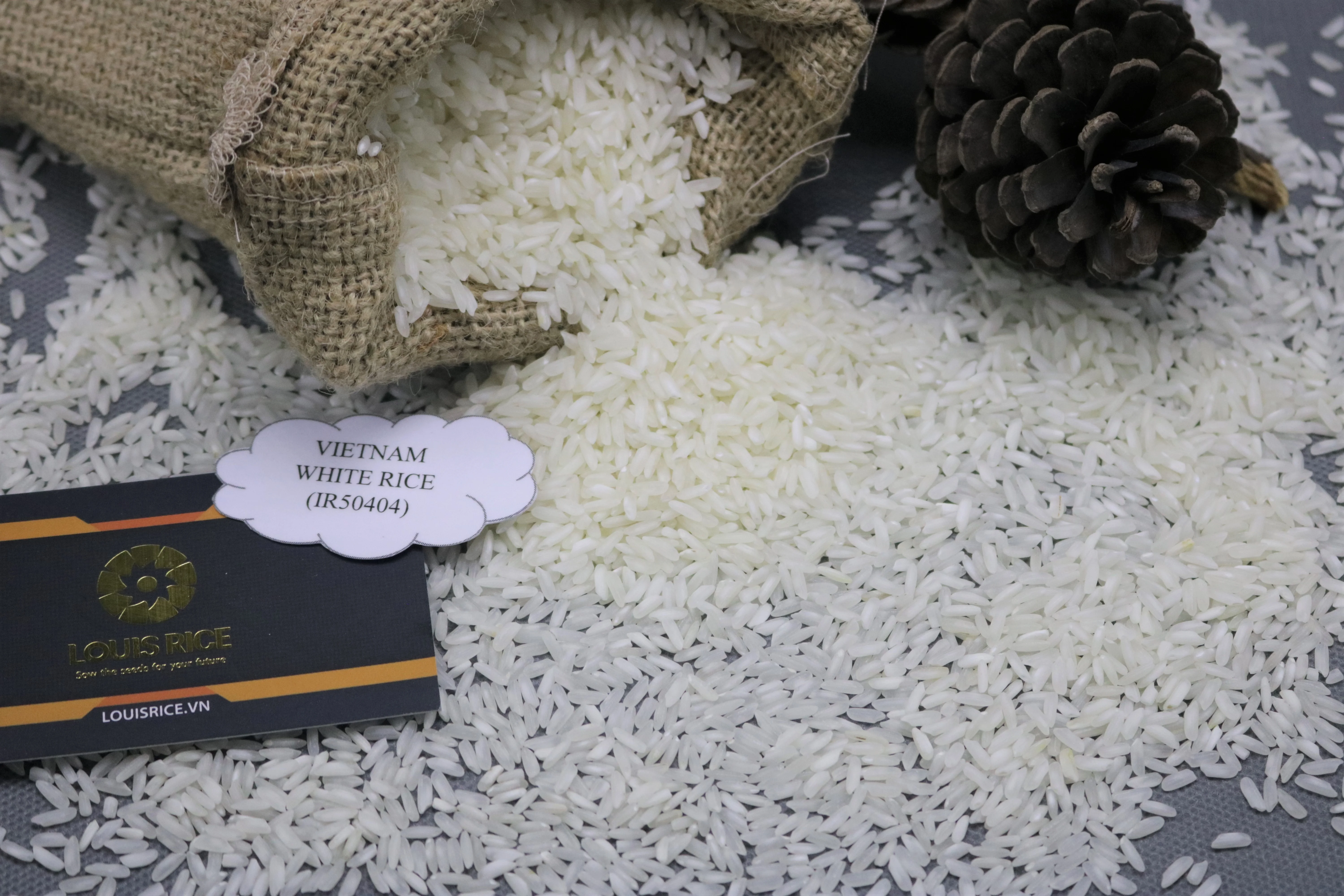 Дешевые Длинные Зерна Вьетнам белый рис 5% сломанный (IR50404)