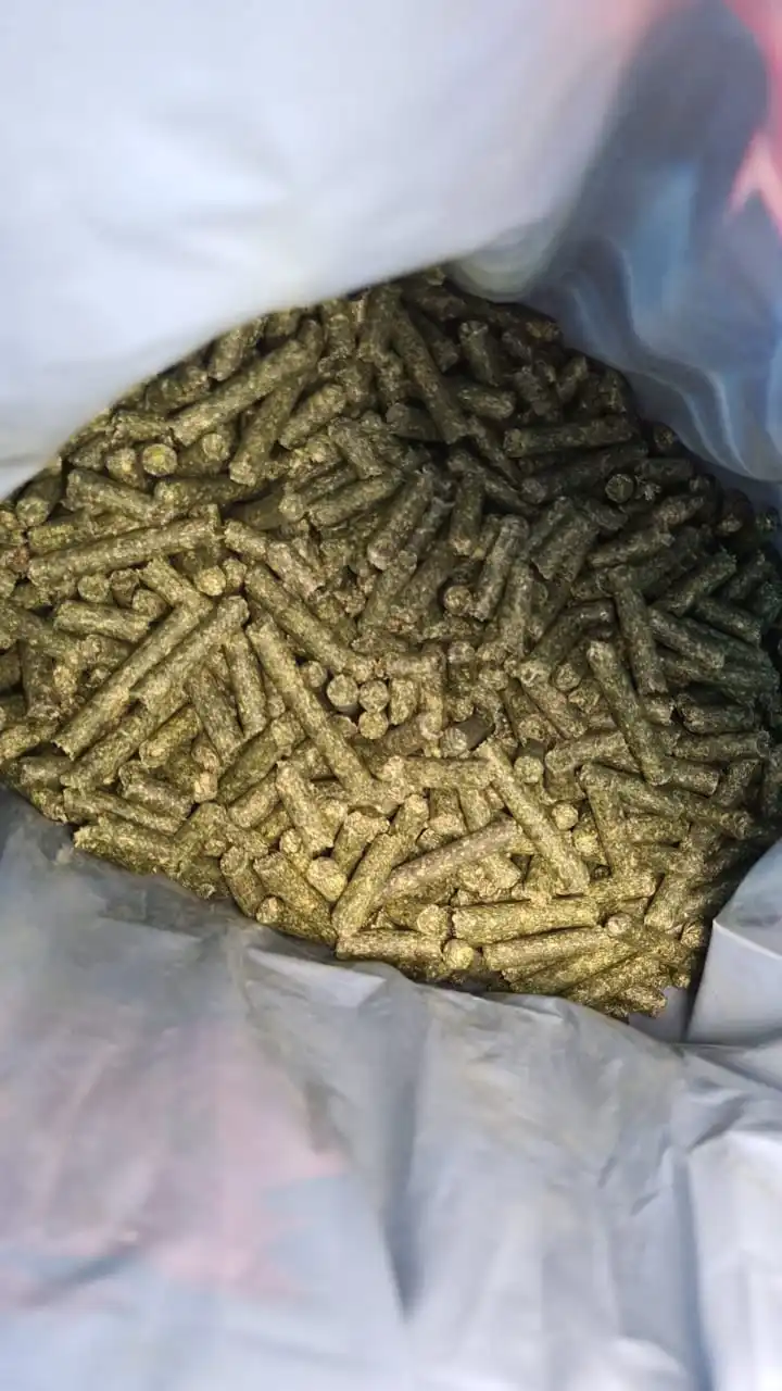 Alfalfa granules high protein 17-21%