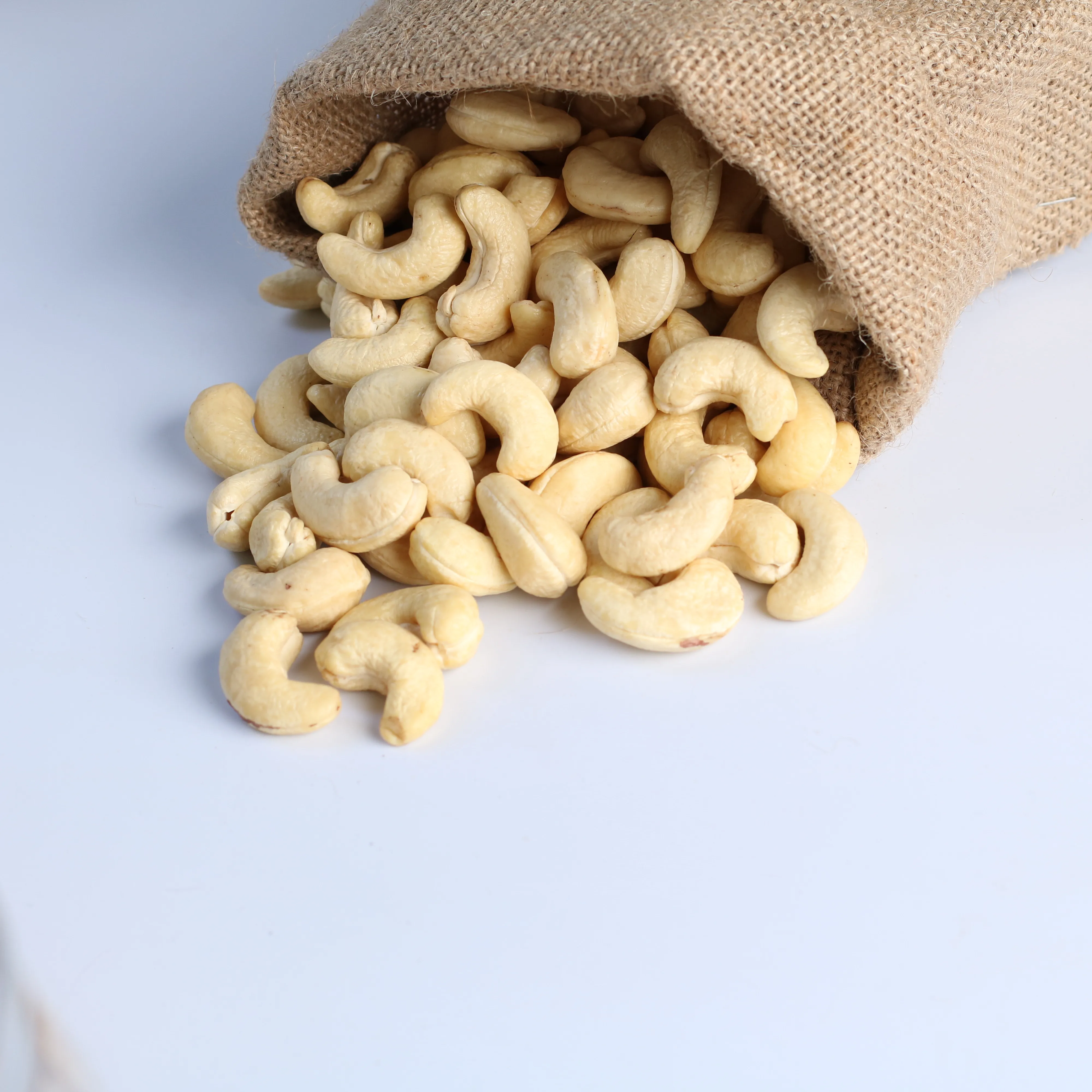CASHEW NUT from Vietnam / Bulk Wholesale Supplier Delicious Cashew Kernel 2023 | +840386142897 Ms Maddy
