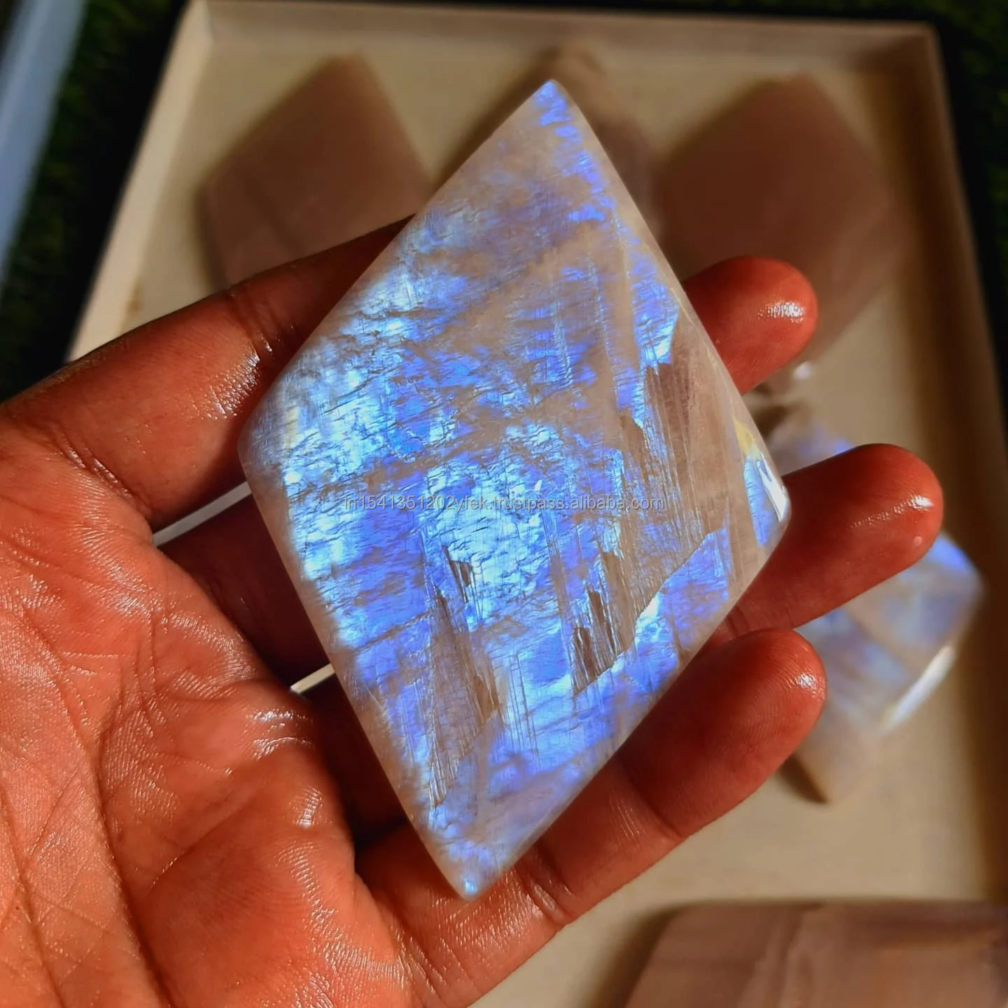 Peach rainbow moonstone diamond shape Natural cabochon stone crystals chakra healing energy for decoration hand polish bulk sale