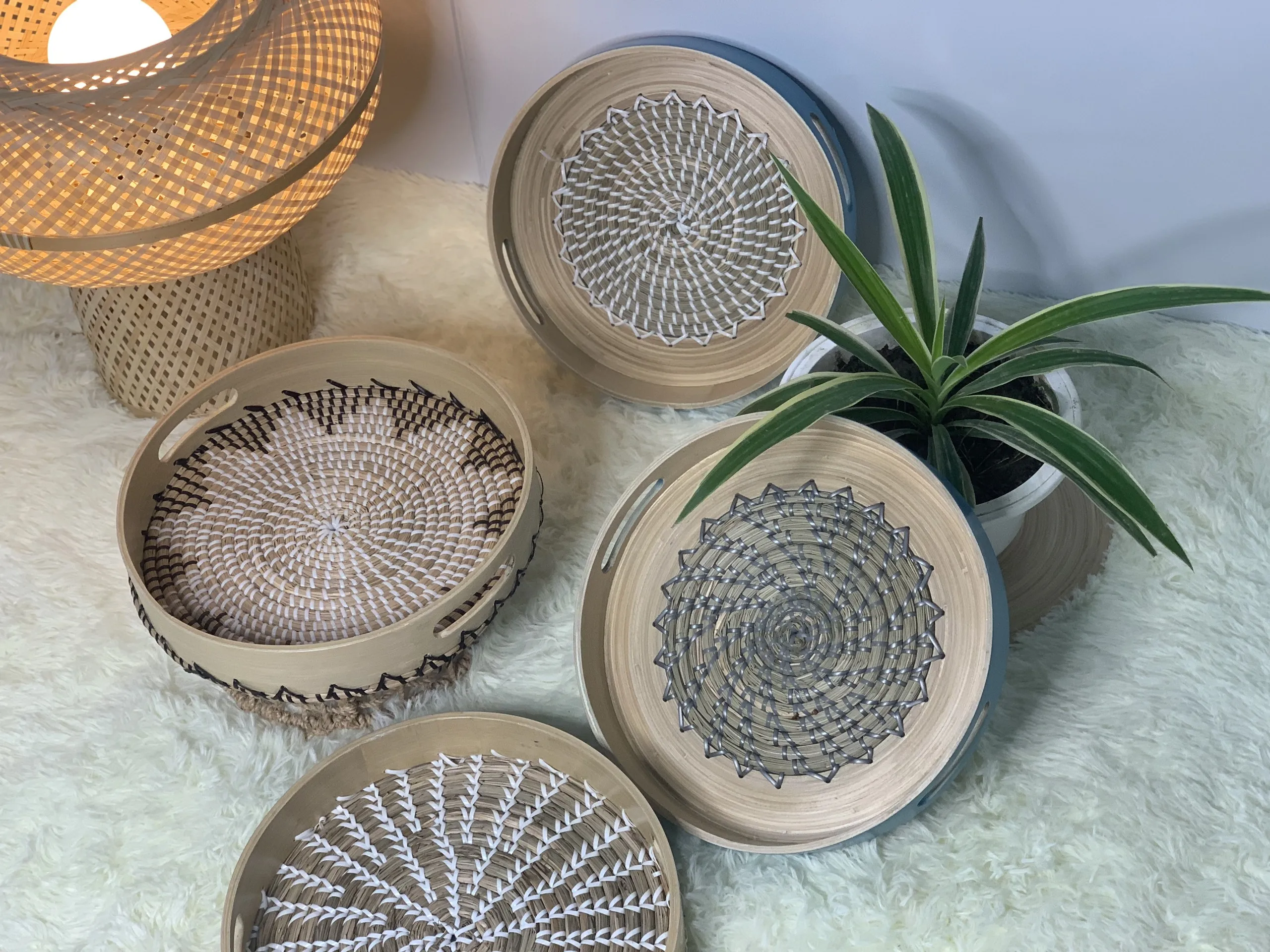 Bamboo Serving Tray Round Shape Price Competitive Export Handmade Type Decorative Use Lacquer Serving Tray Made In Vietnam