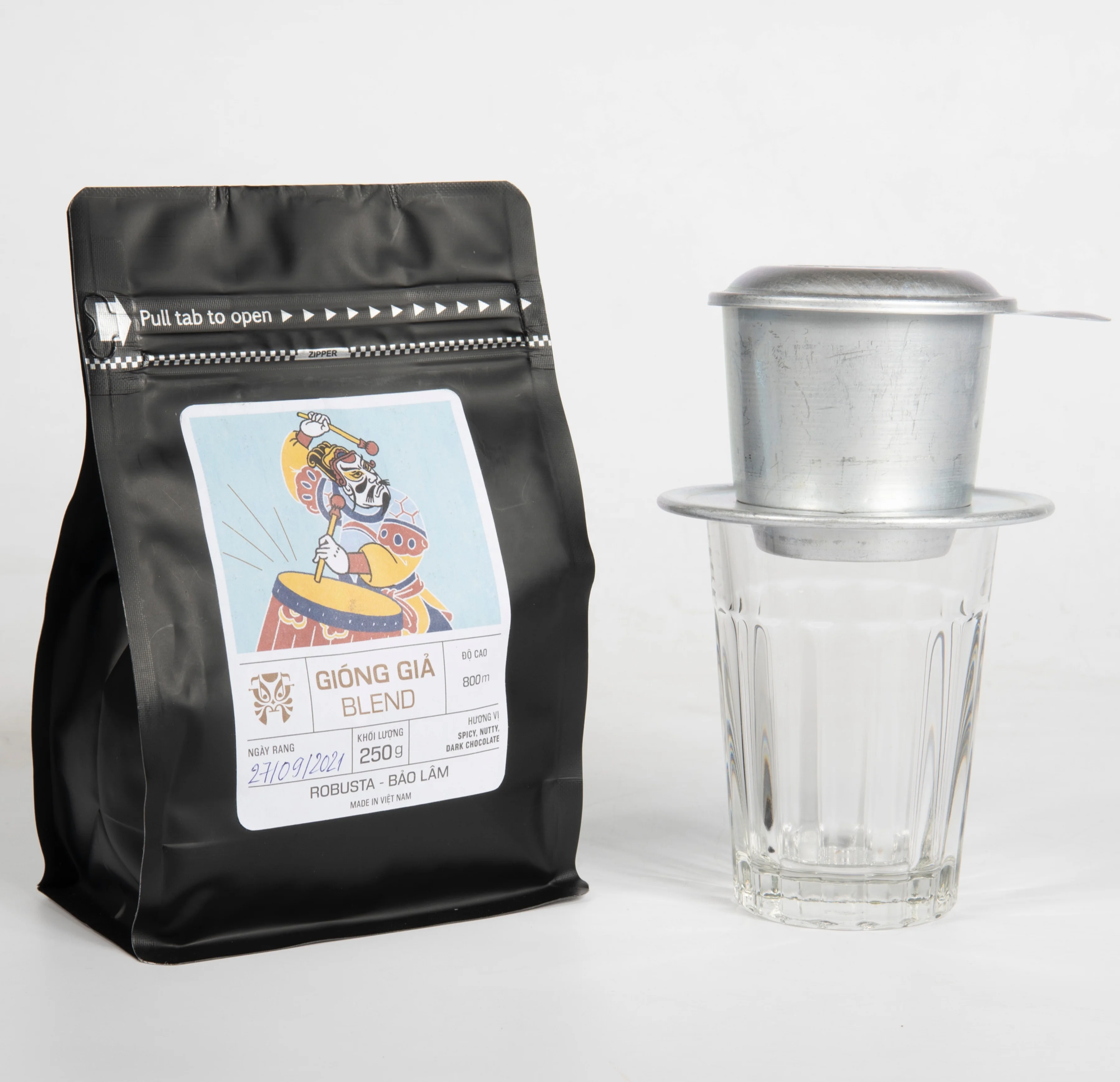 Exceptional coffee 100% ROBUSTA roasted coffee beans with roasty and chocolate unique flavour notes classic GIONG GIA BLEND