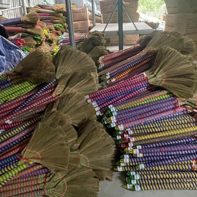 Handmade Vietnam Soft Broom with Colored Handle/ Straws brooms/ Brooms Vietnam
