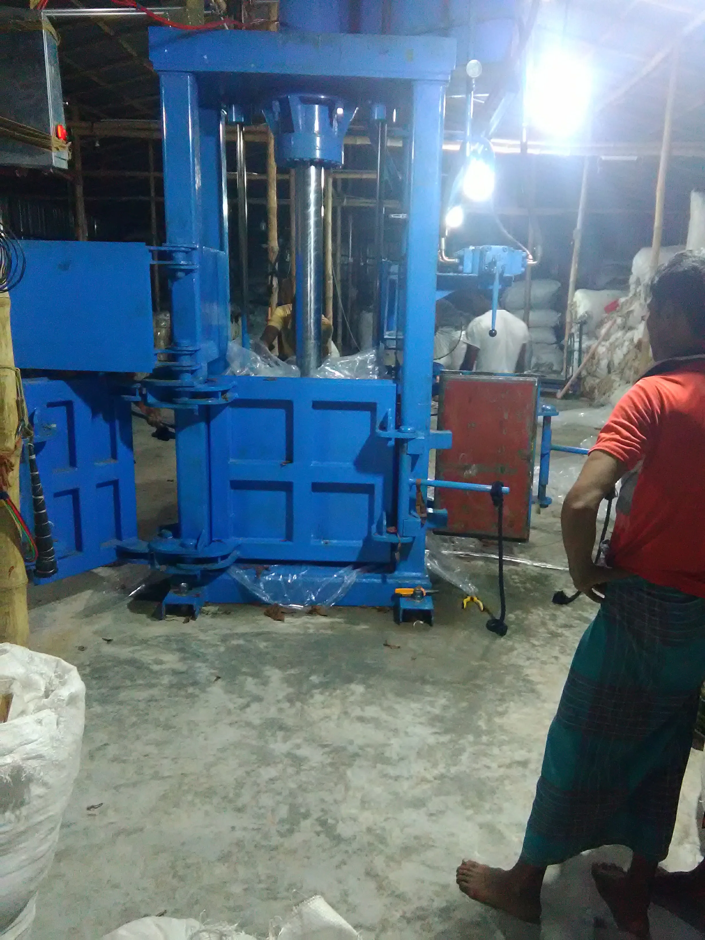 PARROT COLOR KNIT FABRICS WASTE  HOSIERY FABRICS PARROT CLIPS FROM BANGLADESH  BEST QUALITY COTTON RAGS