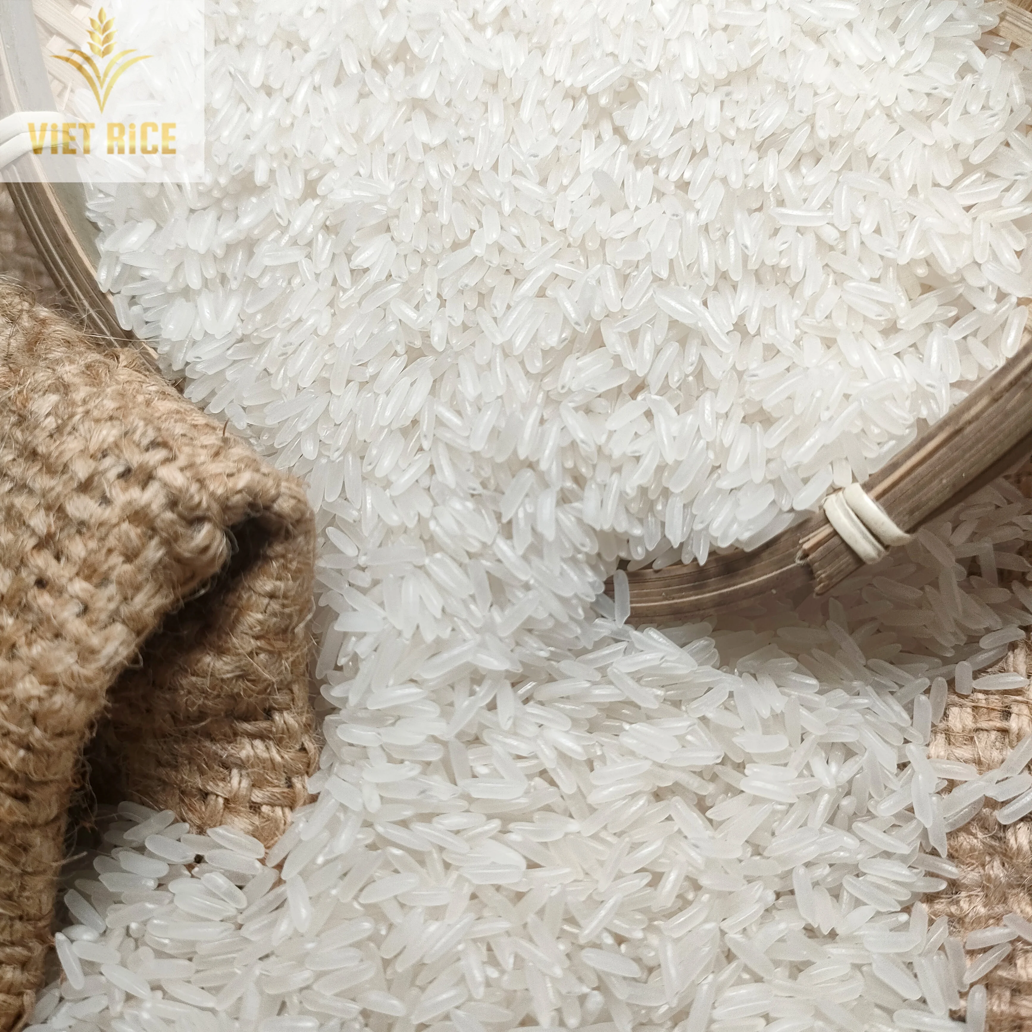 Jasmine fragrant rice, a long-grain rice with a chestnut scent and a subtle scent of pandan leaves, is very fragrant rise riz