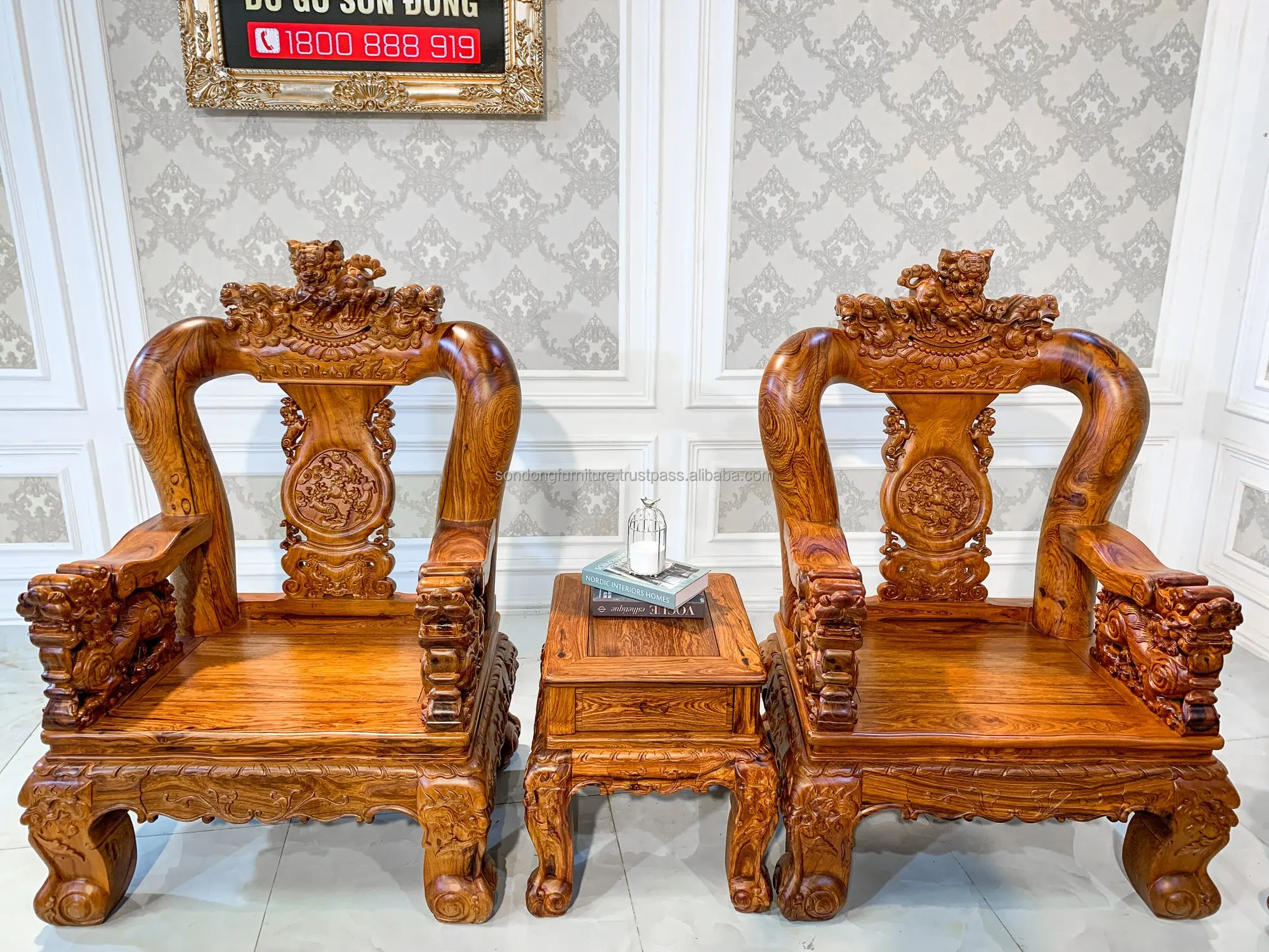 Набор столов и стульев с деревянной колонкой из парчи 16 красиво