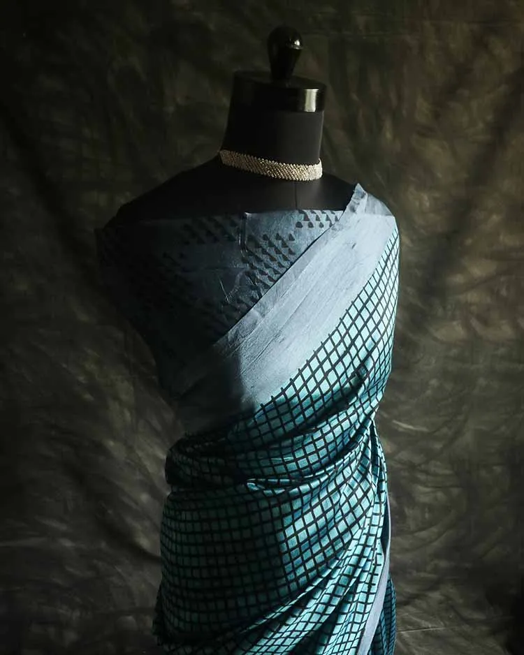 custom made printed cotton and silk sarees ideal for resale by fashion designers and saree stores available in a large range