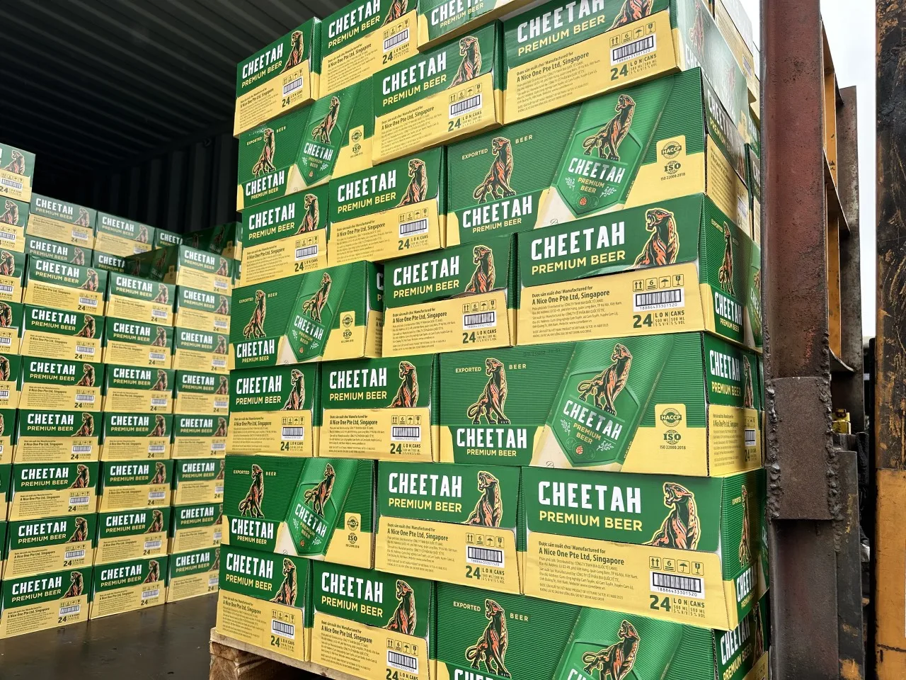 PREMIUM BEER FROM VIETNAM CHEETAH BEER HIGH CLASS BEER