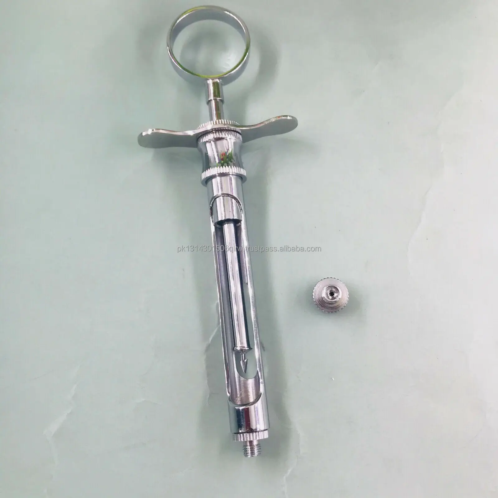 ajmedi_syringe1 (3).jpg
