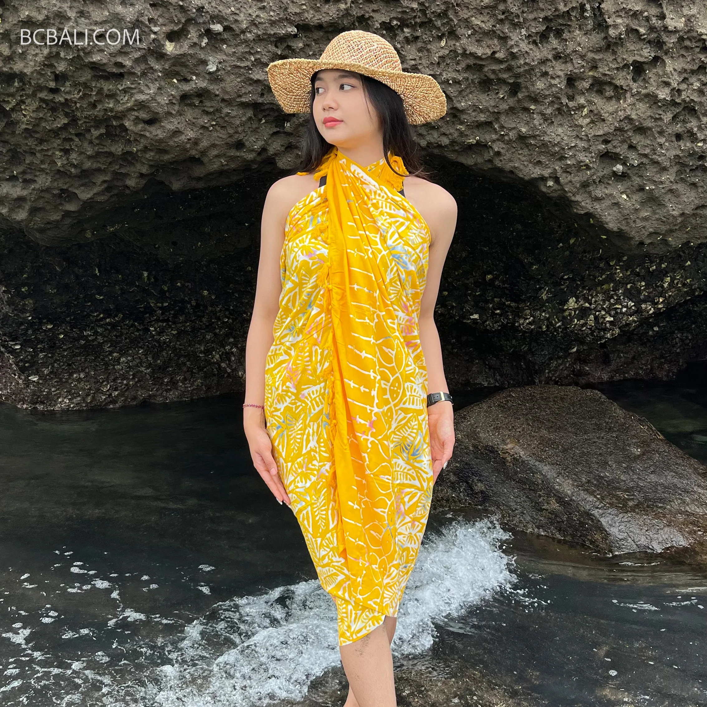 New Printed Sarongs With Beautifully Colors Made in Bali By Balinese Artisans Hight Quality Rayon