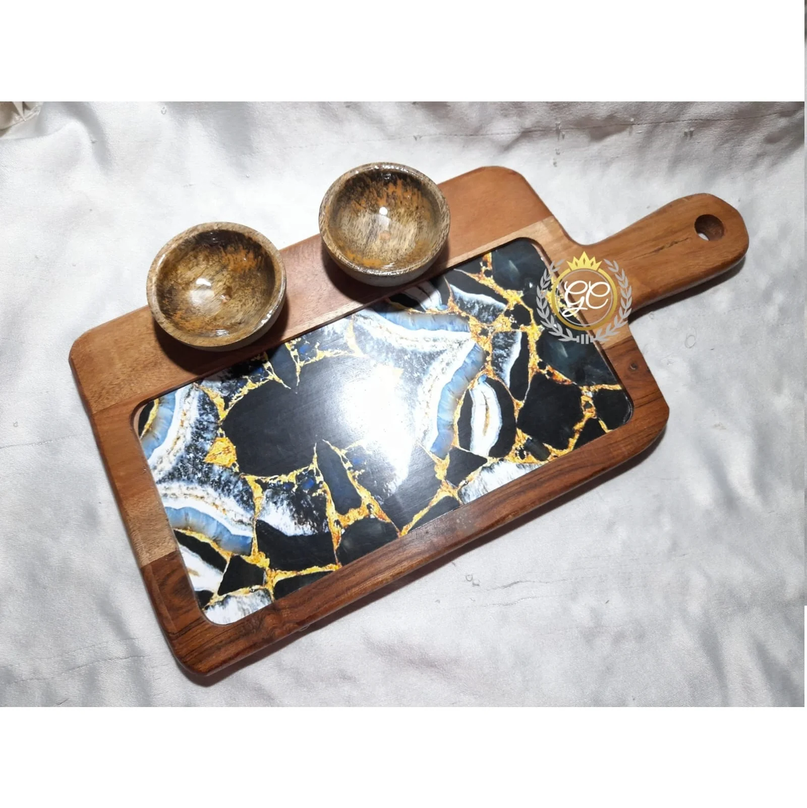 Classic Design Rectangle Printed Acacia Wooden Chips And Dips Serving Tray Platter Board With 2pcs Wooden Sauce Bowls For Snack