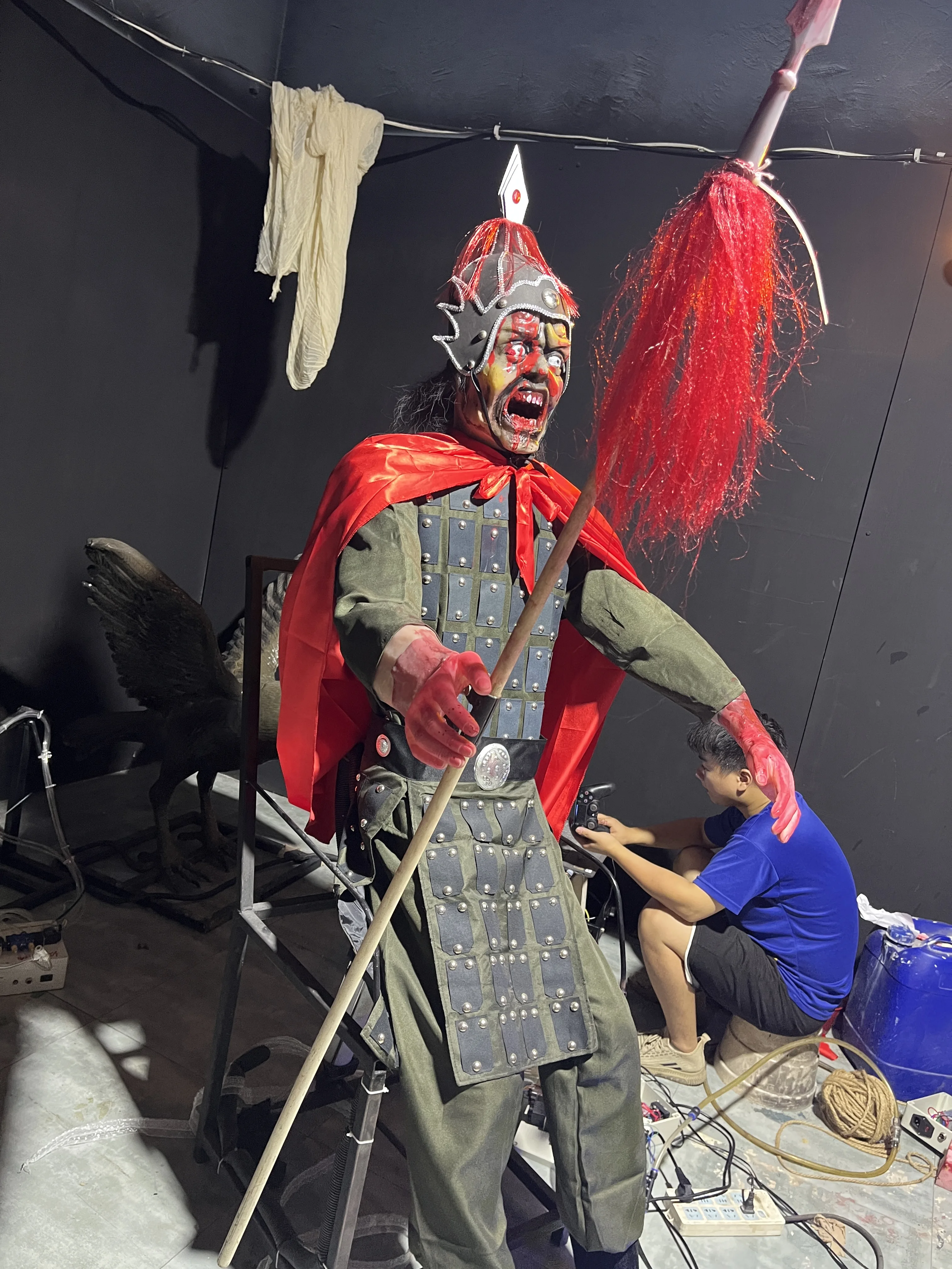Factory Direct Handmade Flexible Silicone Roaring Ghost Figure for Scary Attractions