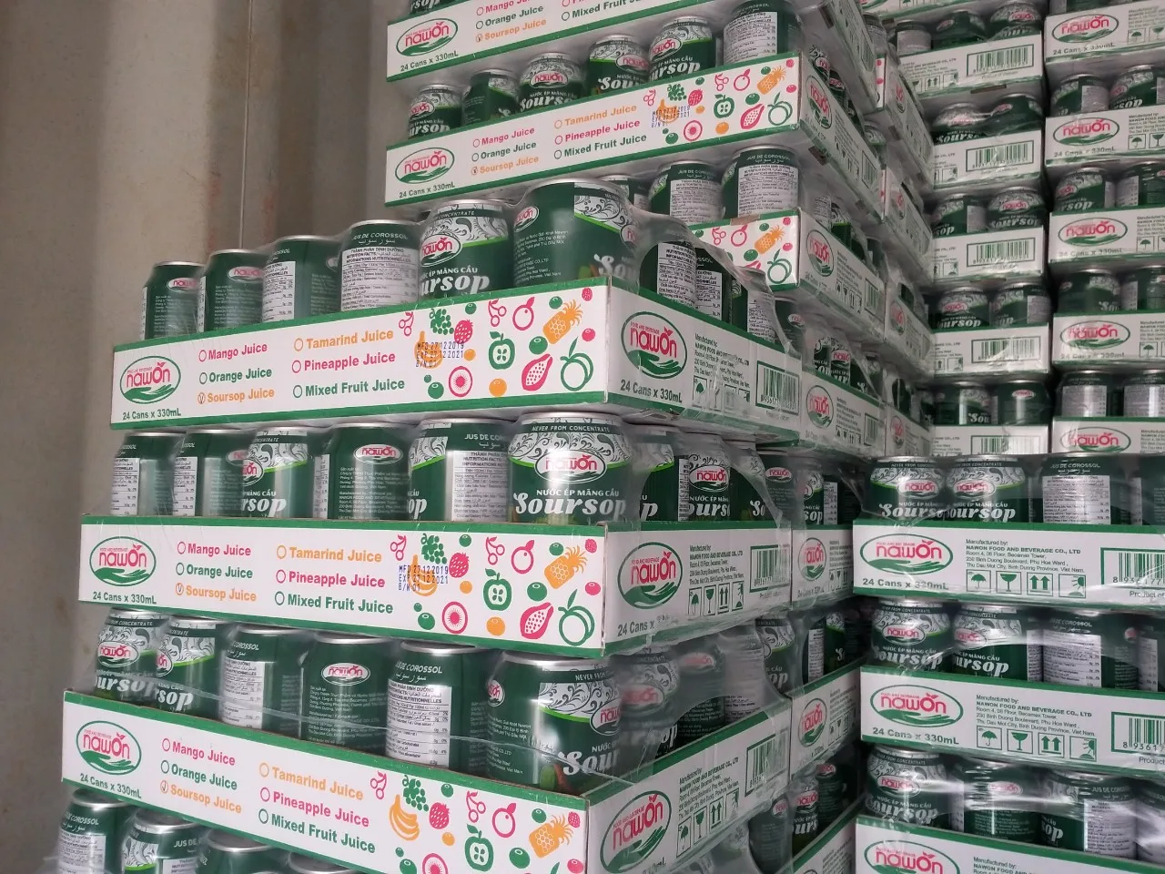 330ml Nawon NFC Red Dragon Juice Drink from Fresh Vietnam Dragon Fruit Can - Wholesale Supplier Exotic Drinks HALAL Beverage