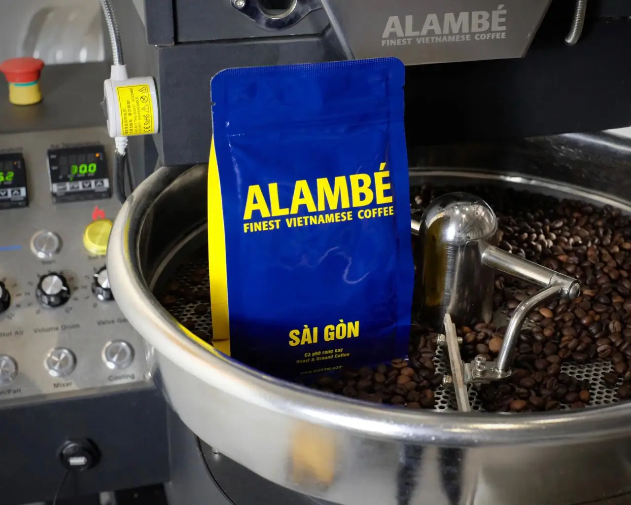Specialty Beverage Sealing Zip Bag Arabica & Robusta Alambe Sai Gon Whole Bean Coffee 500g Exported From Vietnamese Brand