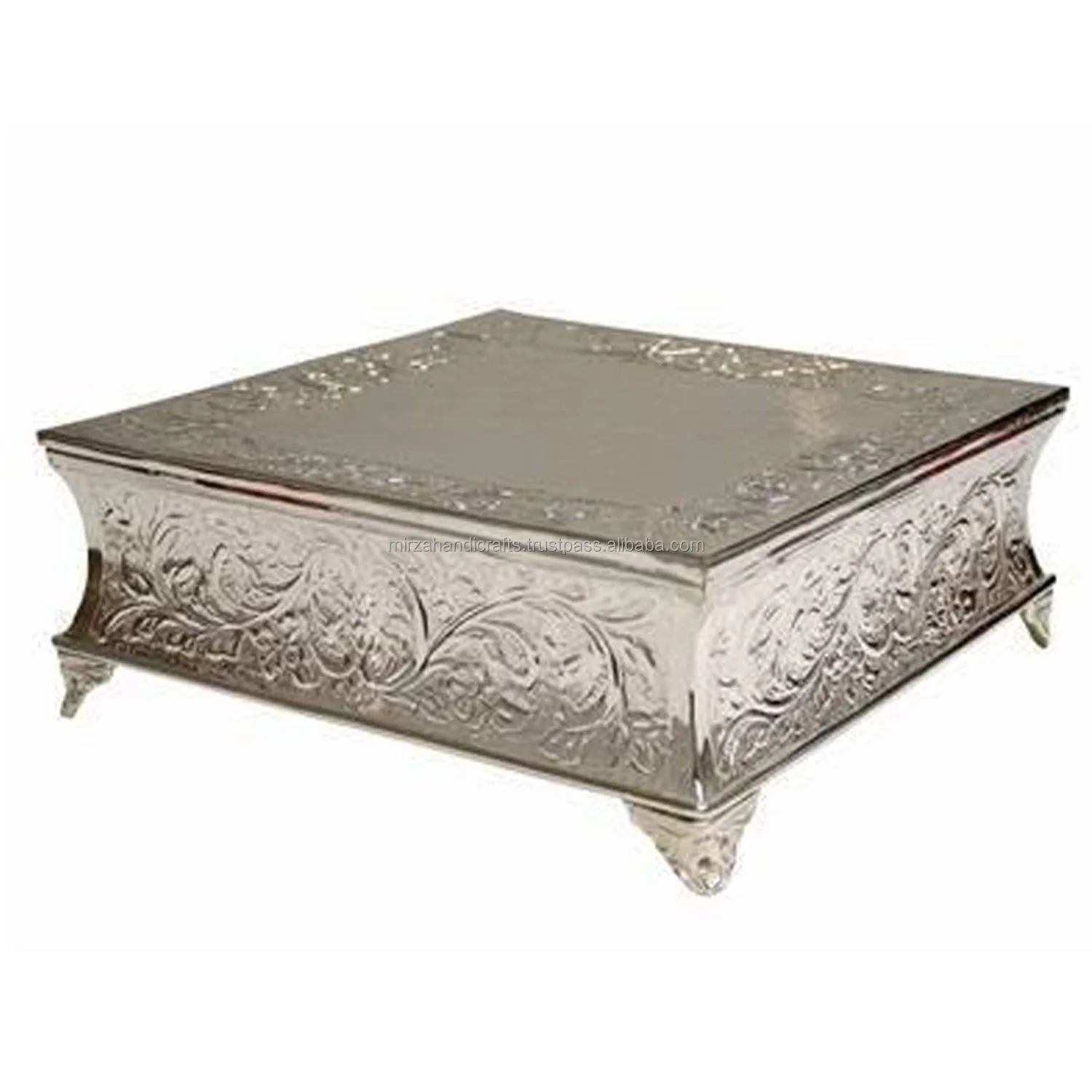 3-Piece Cake Stand Round Metal Cake Stands Set Unique Decorative Pattern Round Metal Cake Stands