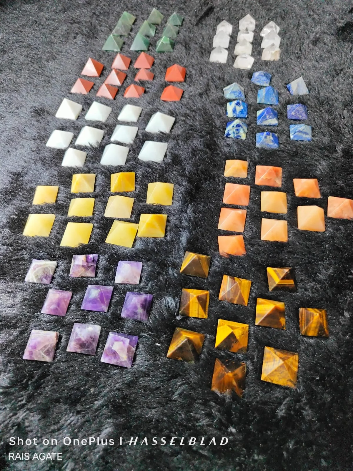 high Quality Natural Crystal all mix stone Pyramid stone for healing and astrology Pyramid for Reiki  Grid and Vastu Correction