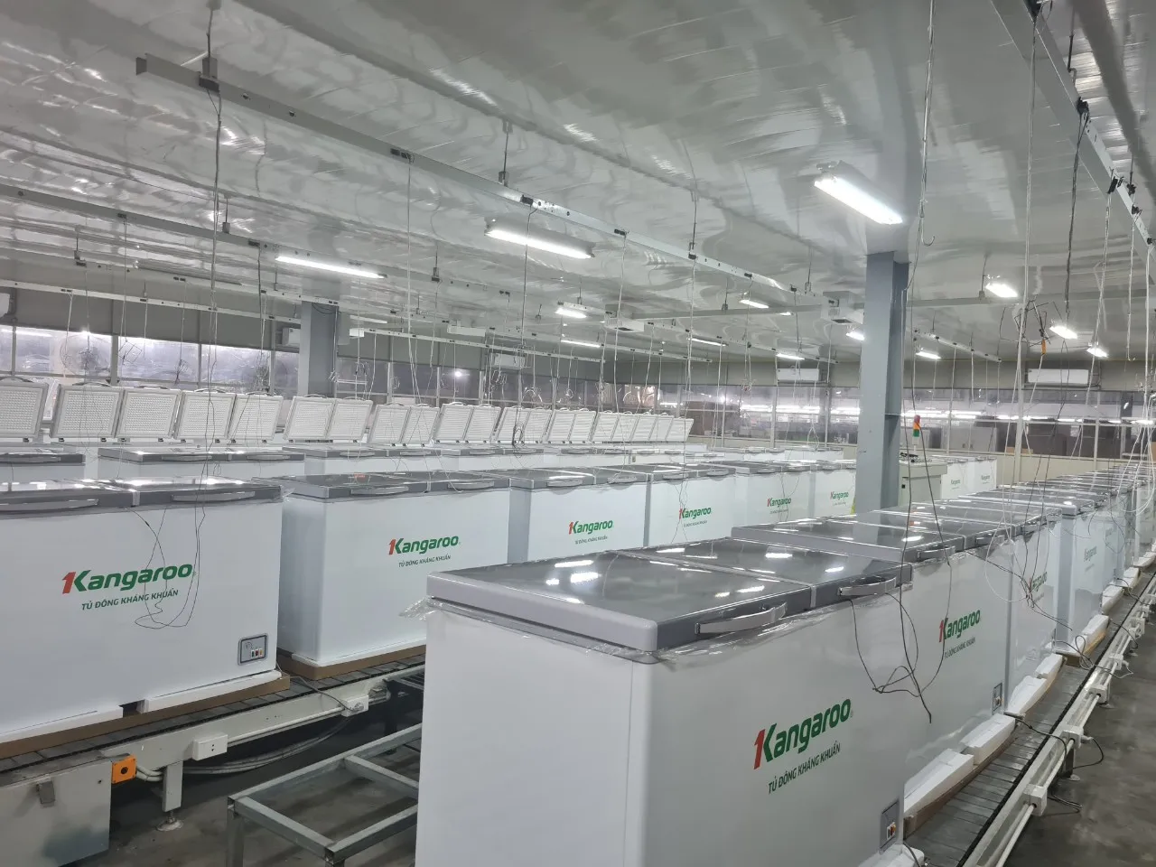 Chest freezer 1 compartment 1 door chest Freezer 90L/140L/286L/375L capacity - Made in Vietnam with best price