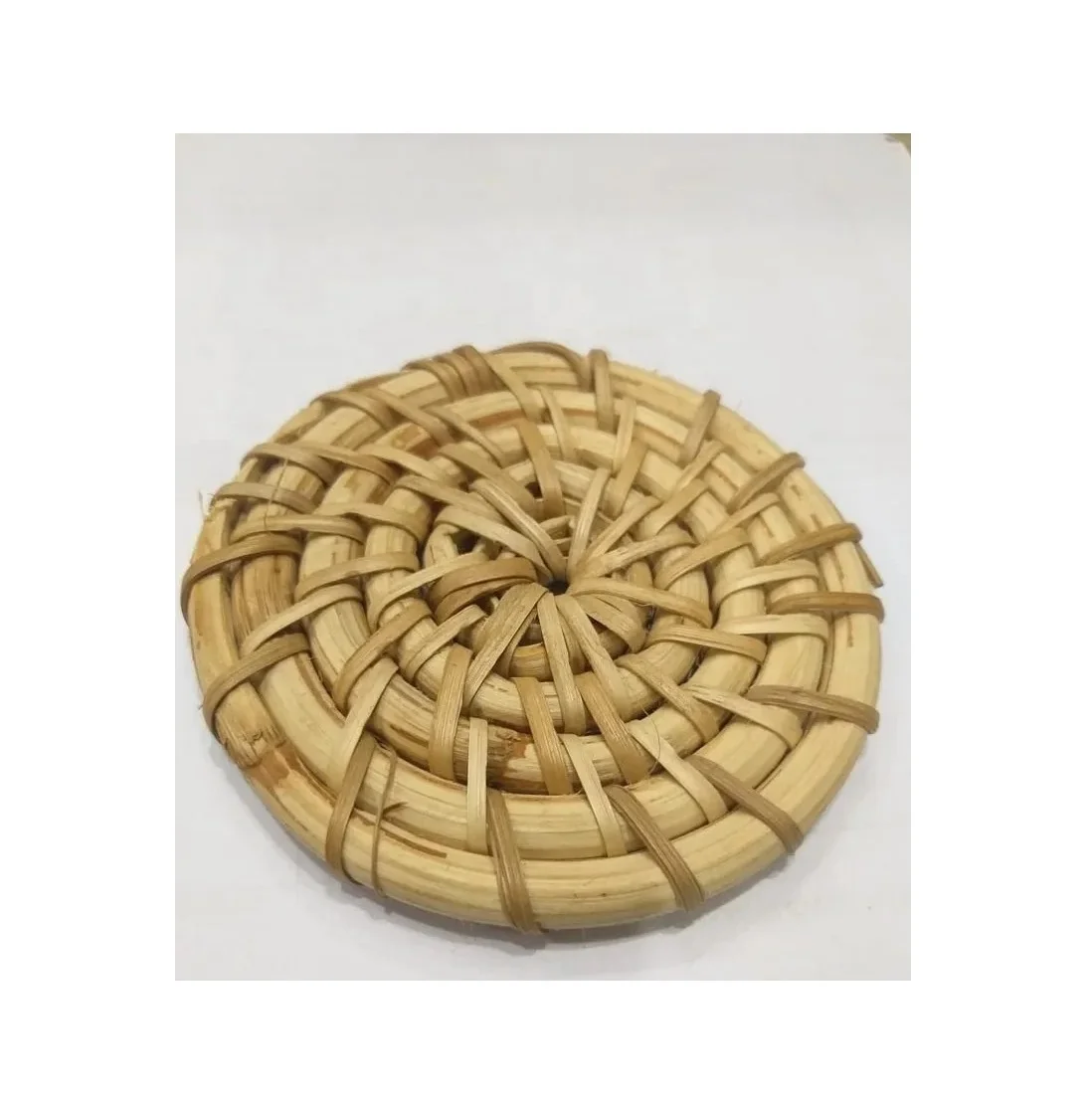 Low MOQ Round Bamboo Rattan Wicker Basket for home and decoration Manufacturer Wholesaler wicker basket
