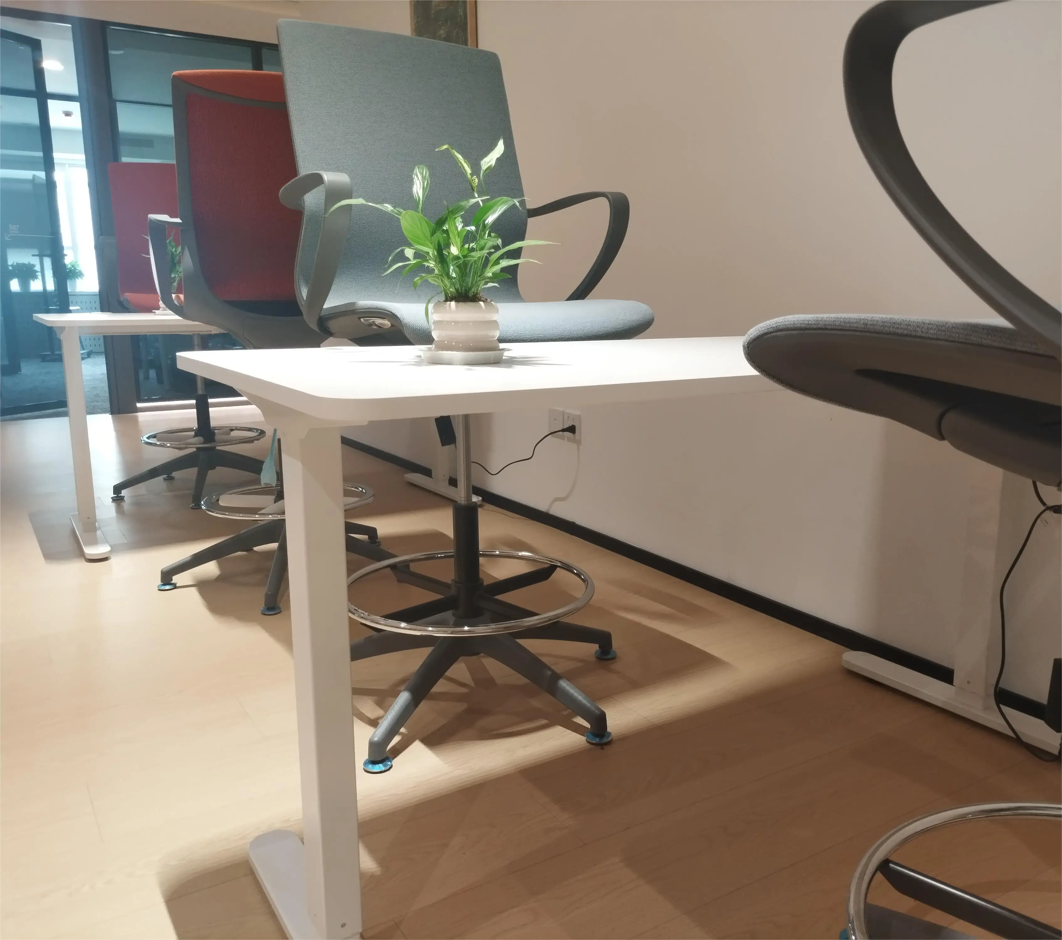 Minimalist height adjustable desk convenient standing office furniture