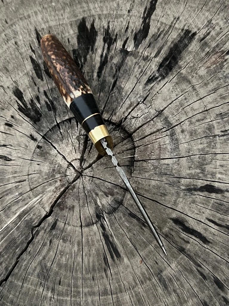 New Custom Handmade Damascus Steel Hunting Skinning Knife With Stag Horn Handle and Leather Sheath