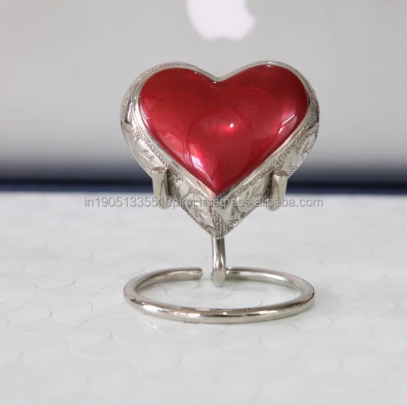 Nordic Design Red Heart Cremation Urn Table top Anti Slip New Premium Design hand Carved Elegant Aluminum Heart Urn With OEM ODM
