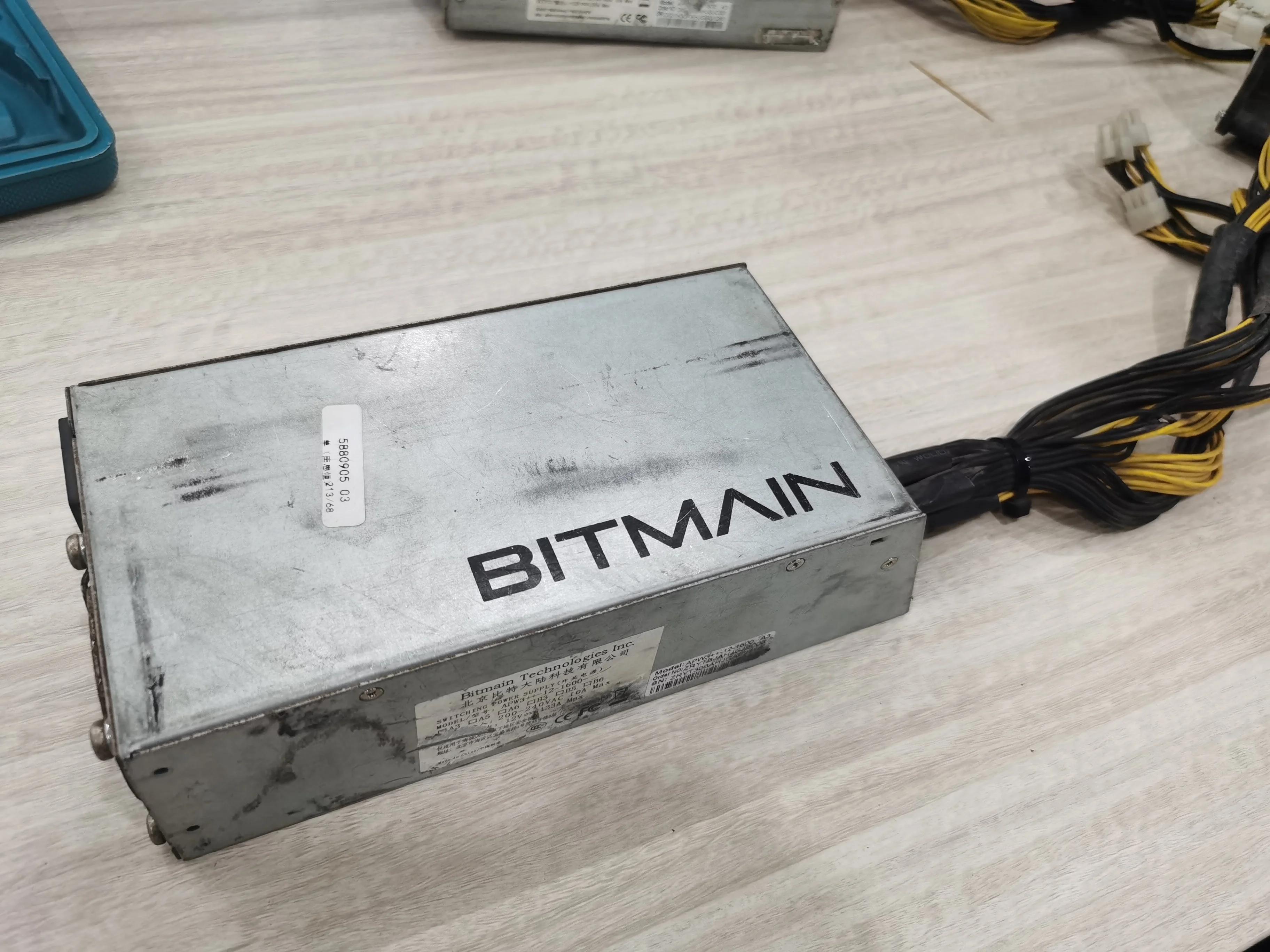 High Efficiency  Power Supply APW7 APW3 1800W PSU for L3+ In Stock Ready to Ship