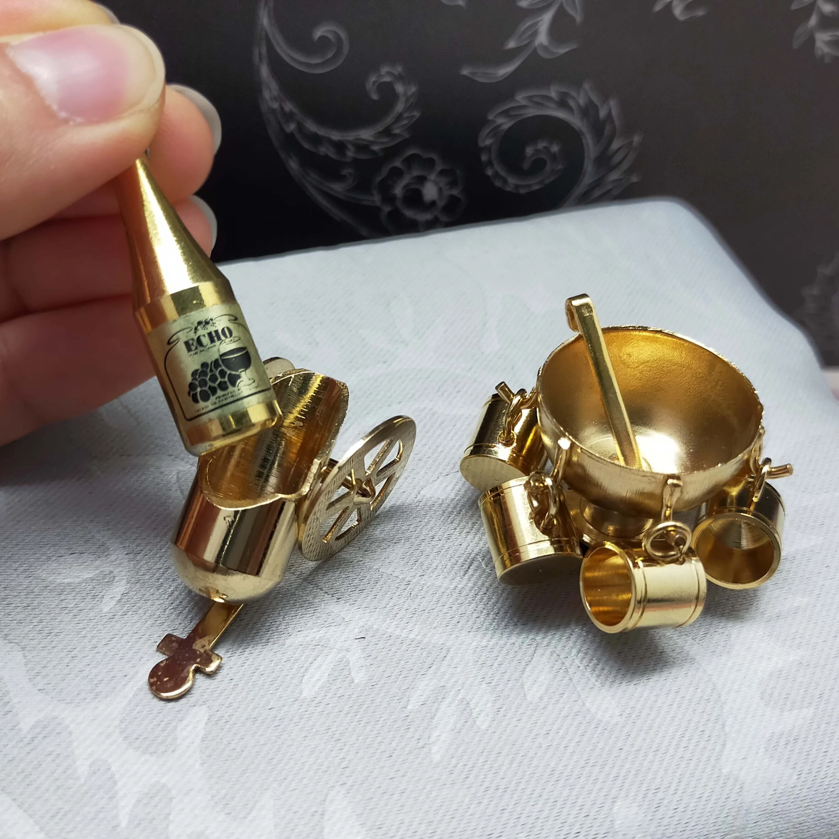 Miniature Doll House 1:12 Wine Drinking Party